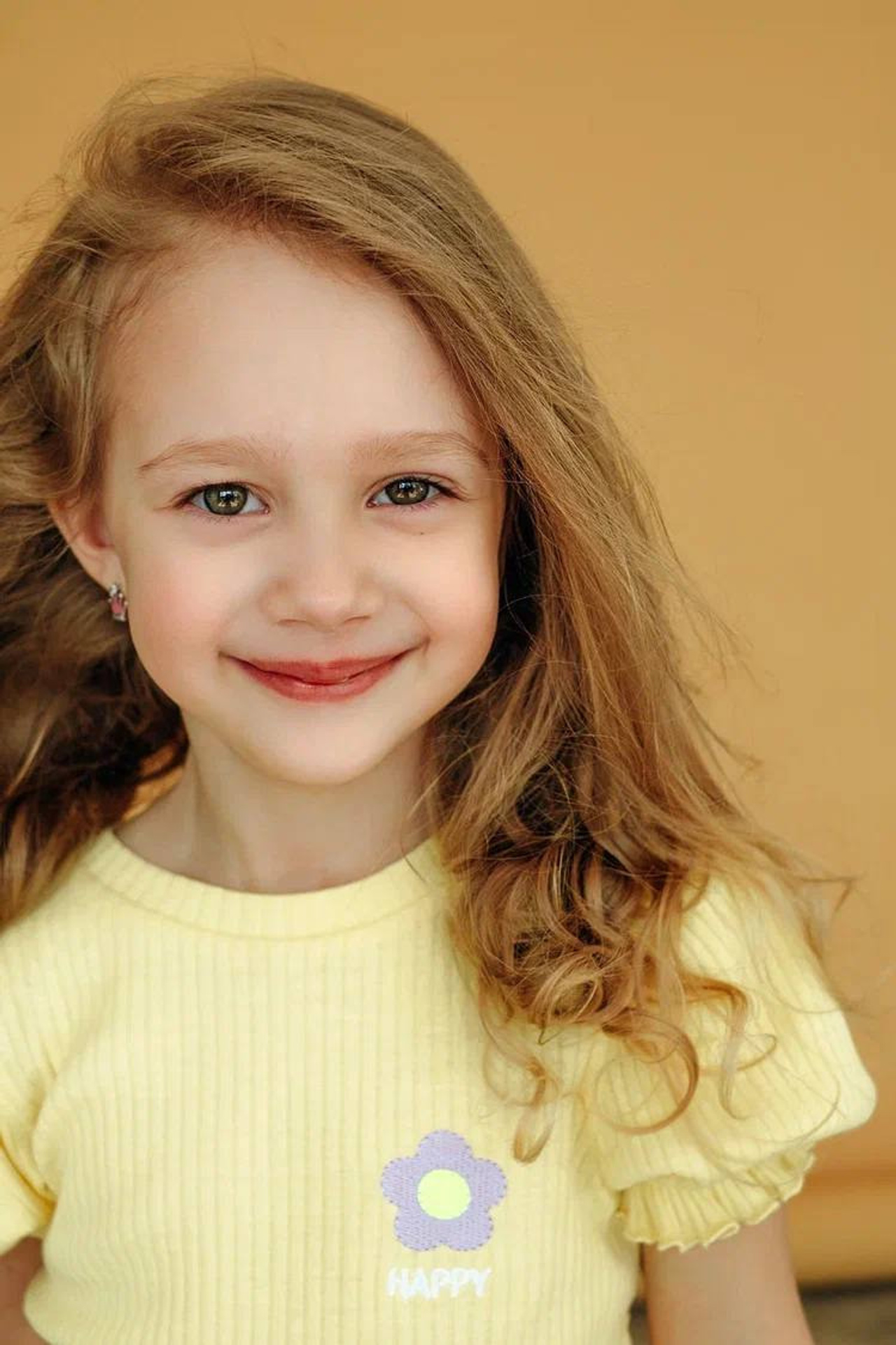 Модели дети для предметной съемки Василиса Москва | Sale Easy