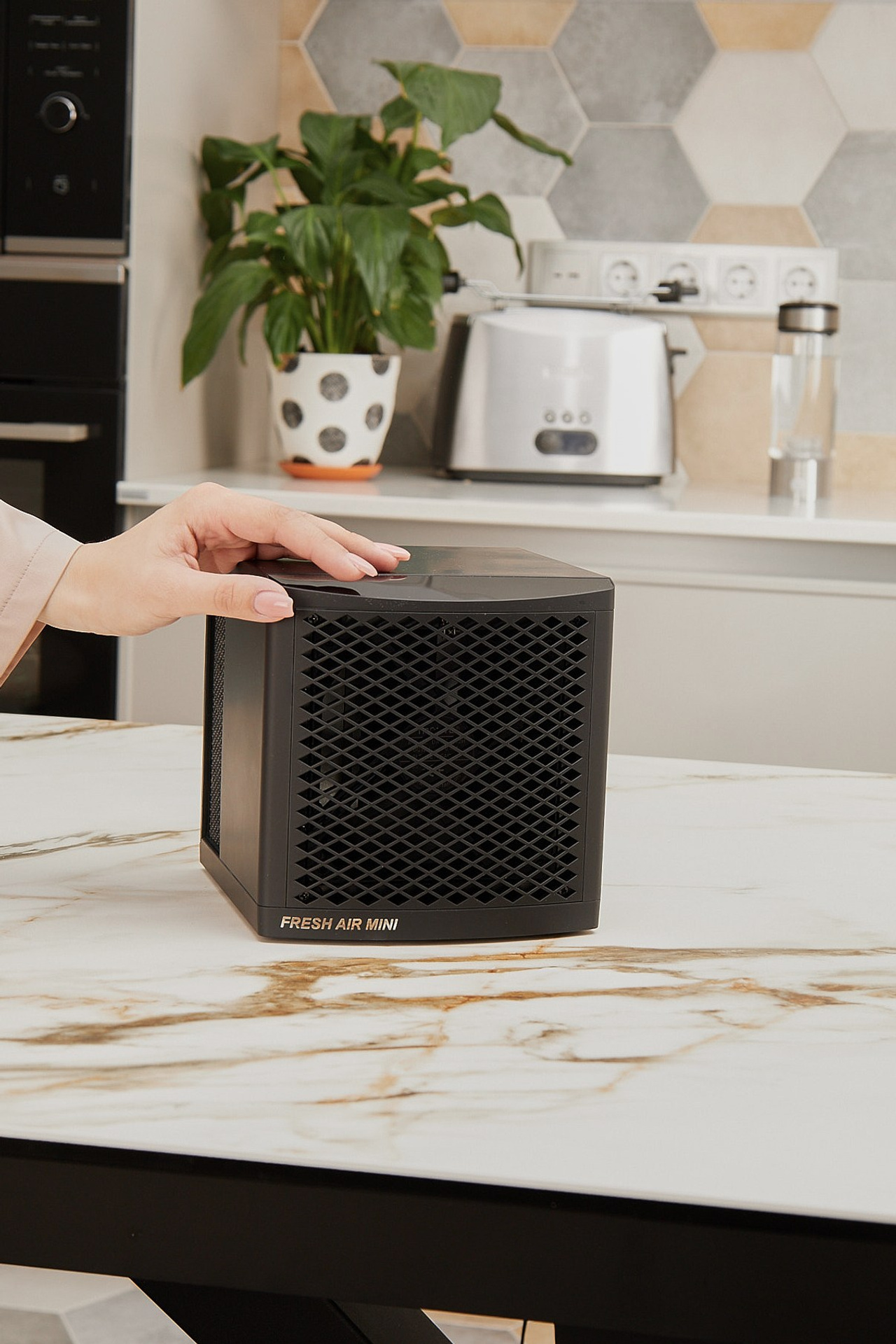 Предметная съемка техники, которая подчеркивает качество и надежность.