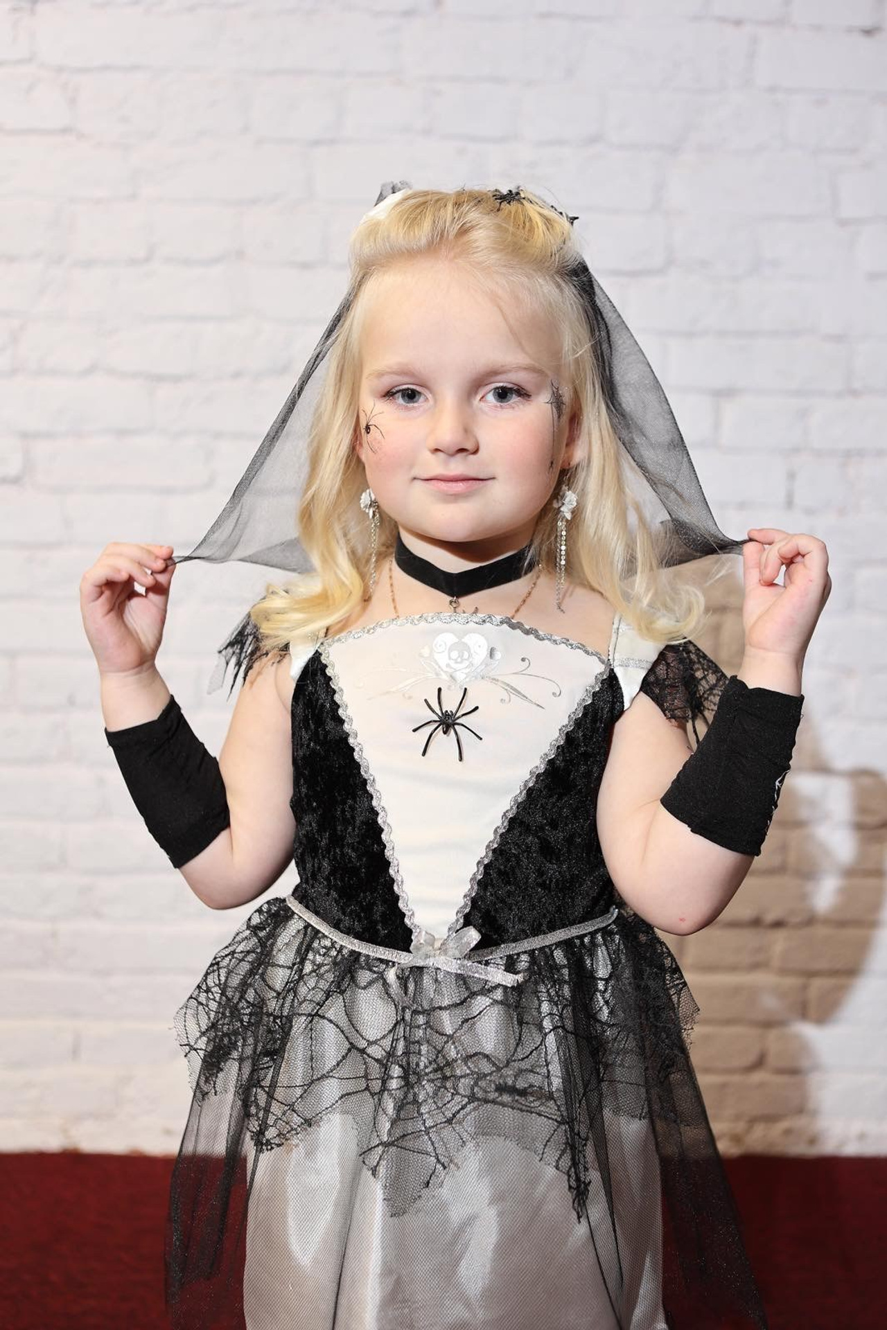 Модель для предметной съемки Анастасия Ам. Н.Н.| Sale Easy