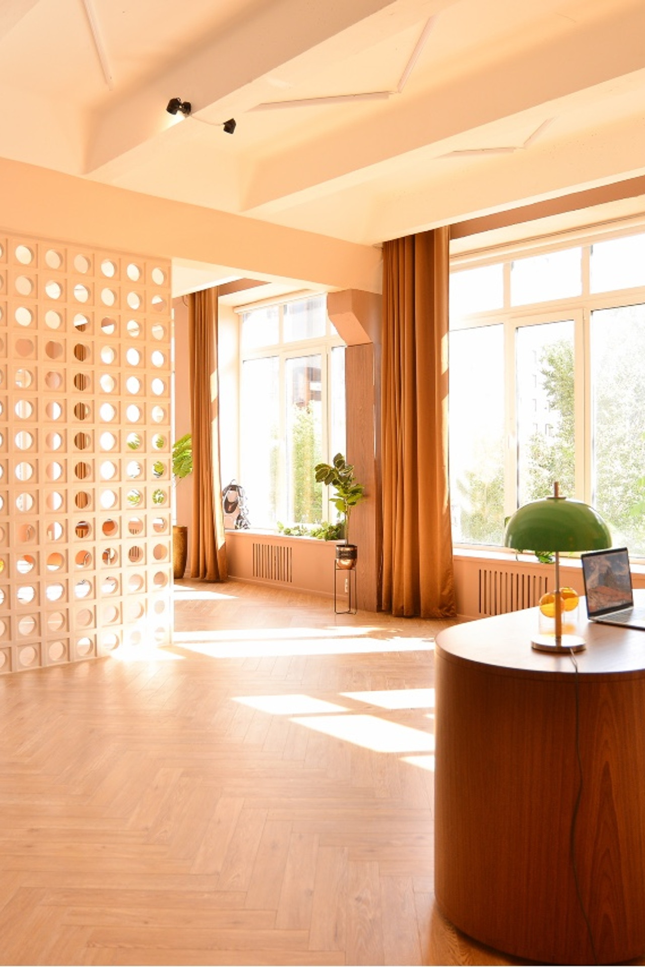 Студия для предметной съемки CROSS — Room 201 Москва | Sale Easy