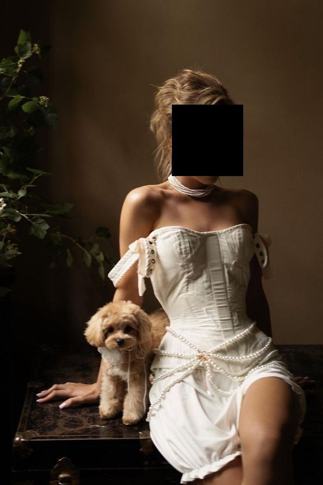 Стиль и комфорт женских сорочек в каждом кадре предметной съемки.