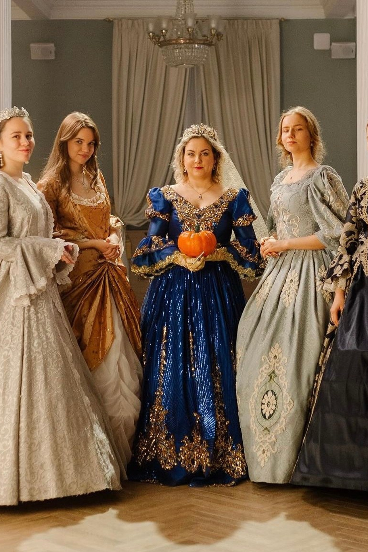 Модель для предметной съемки Риана Казань| Sale Easy