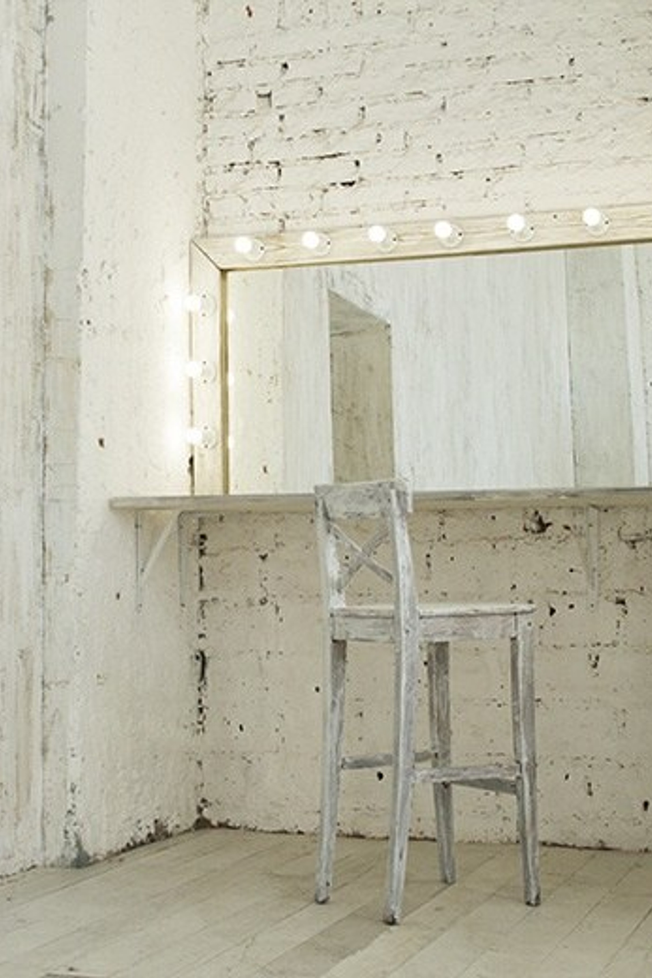 Студия для предметной съемки CROSS — Салют Москва | Sale Easy