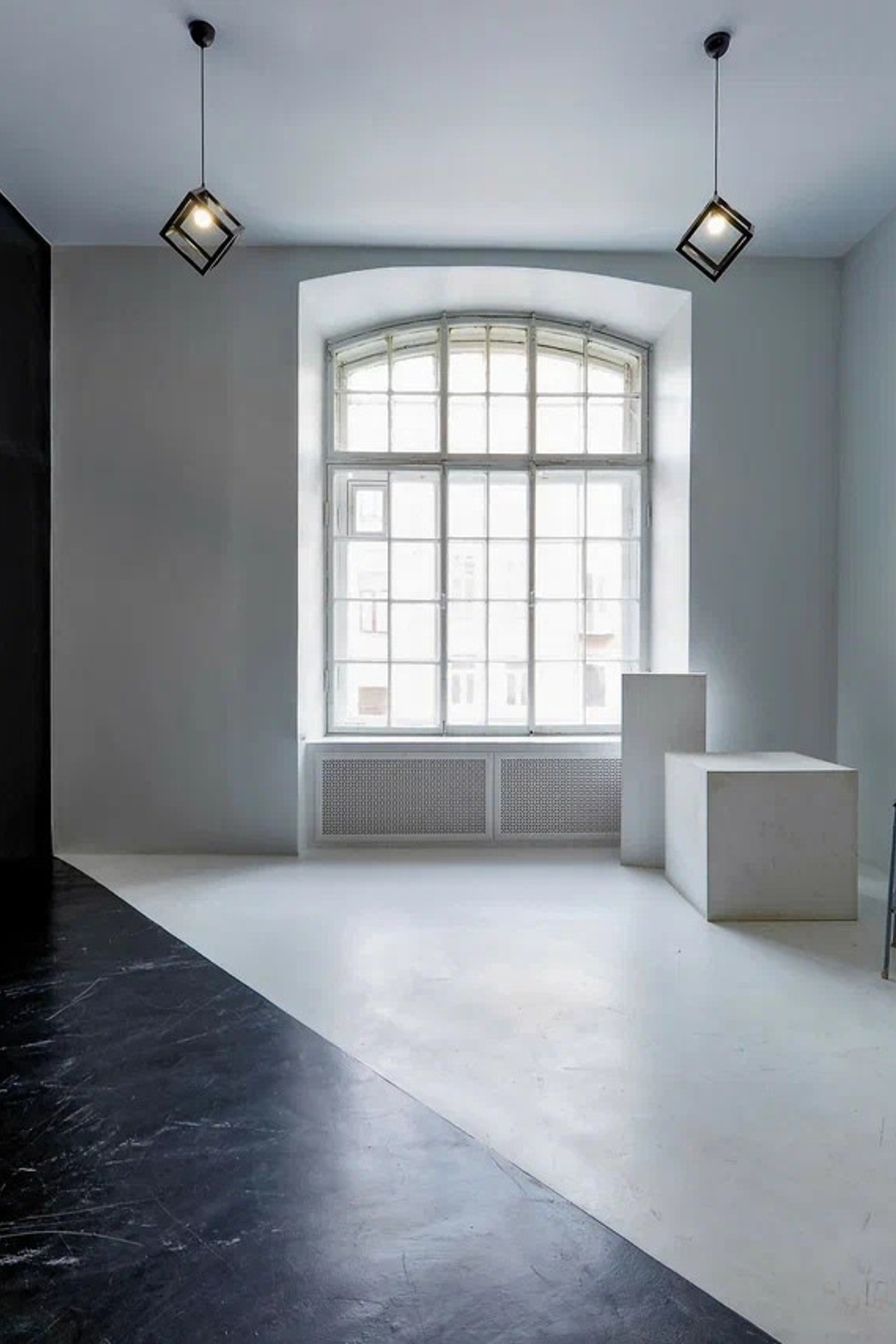 Студия PROSVET — зал ЧБ для предм. съемки С.-Пб|Sale Easy