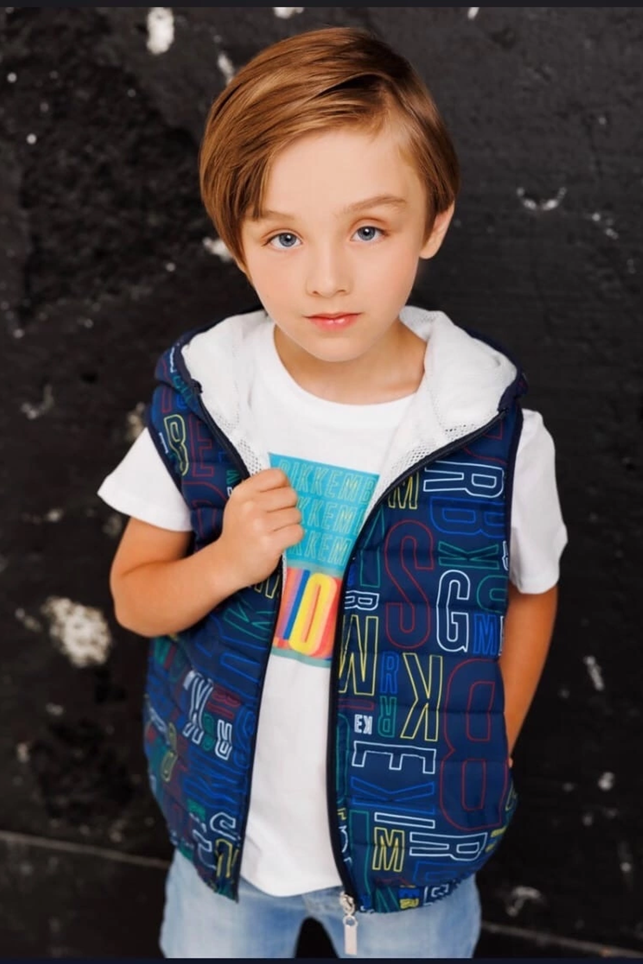 Модель мальчик для предметной съемки Лев Казань| Sale Easy