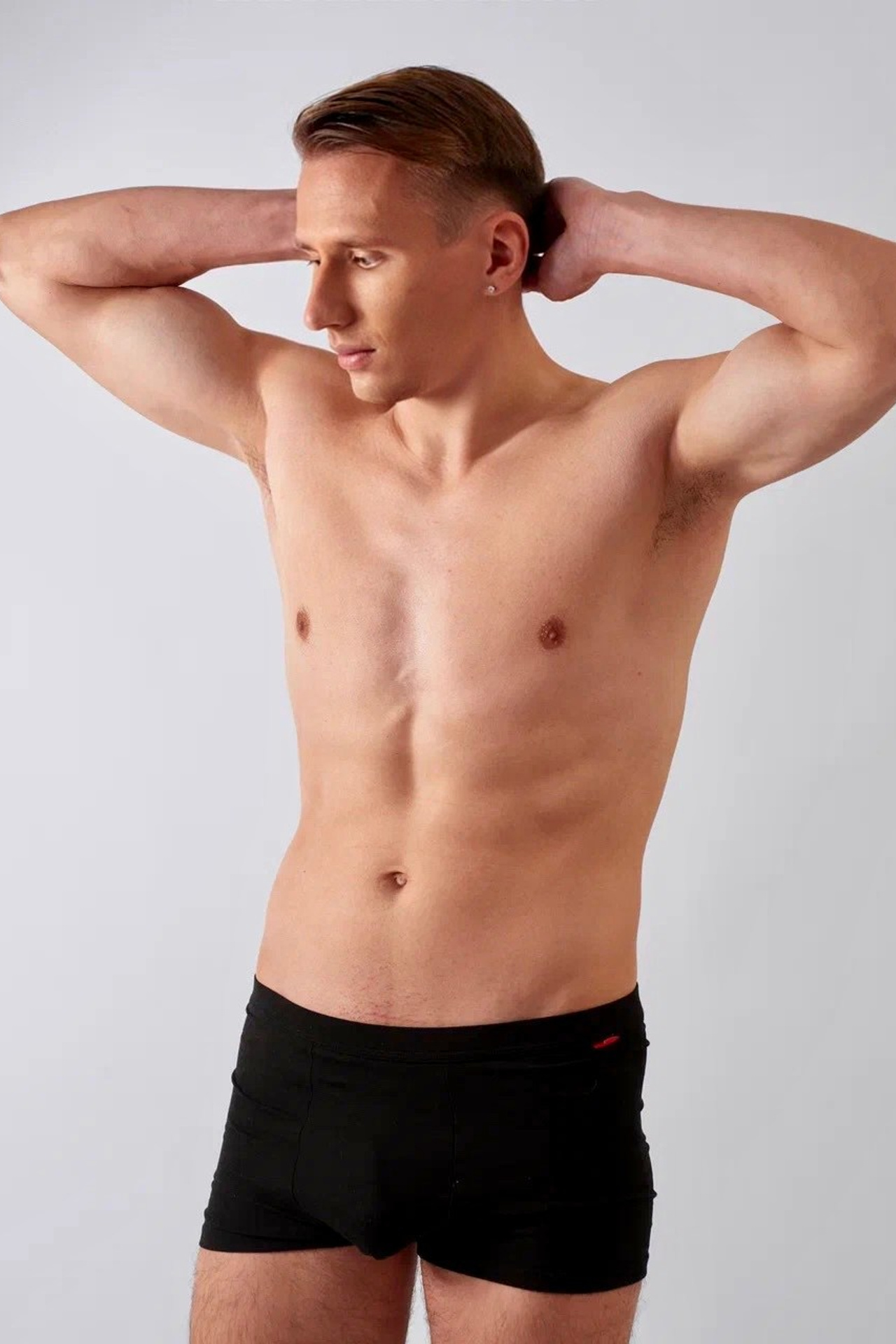 Модель для предметной съемки Антон Москва | Sale Easy