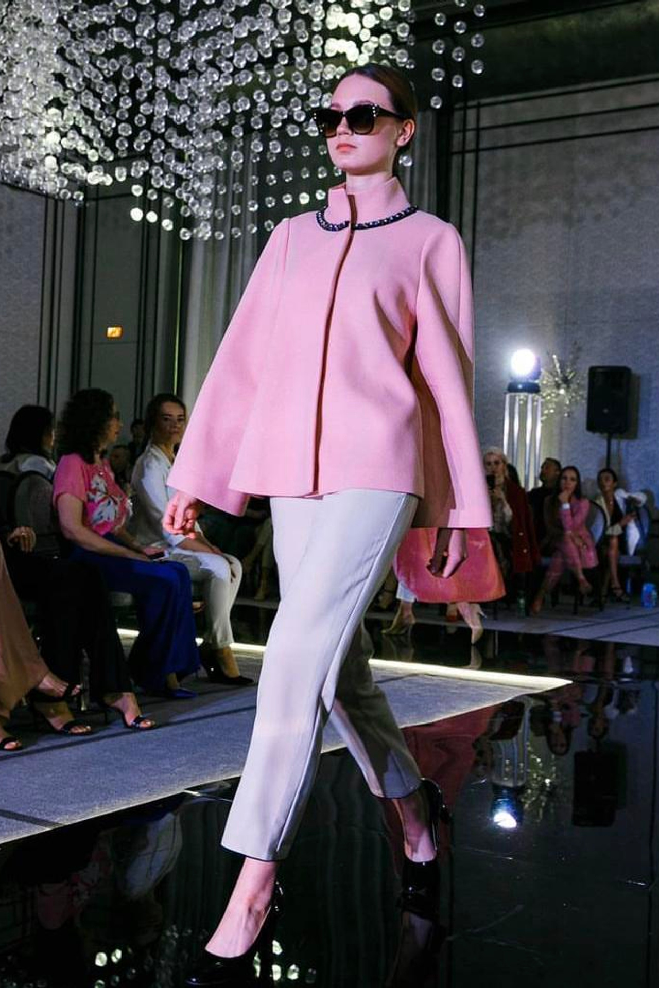 Модель для предметной съемки Диана Казань| Sale Easy