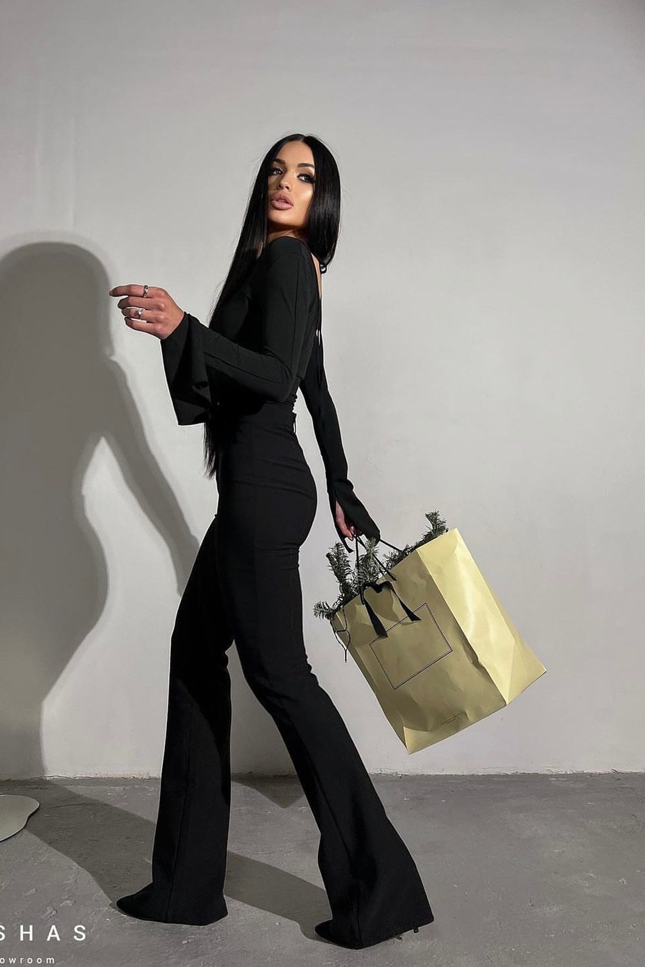 Модель для предметной съемки Яна Н.Н.| Sale Easy