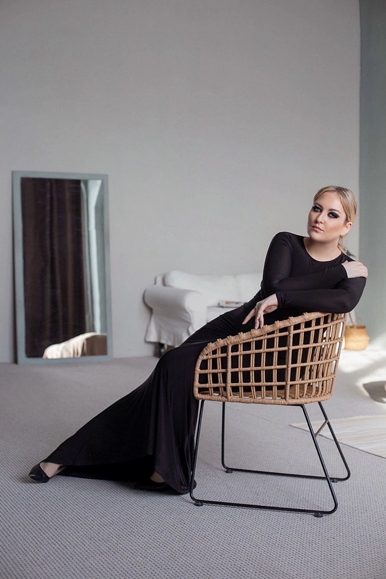 Модель plus size для предметной съемки Антонина Н.Новгород | Sale Easy