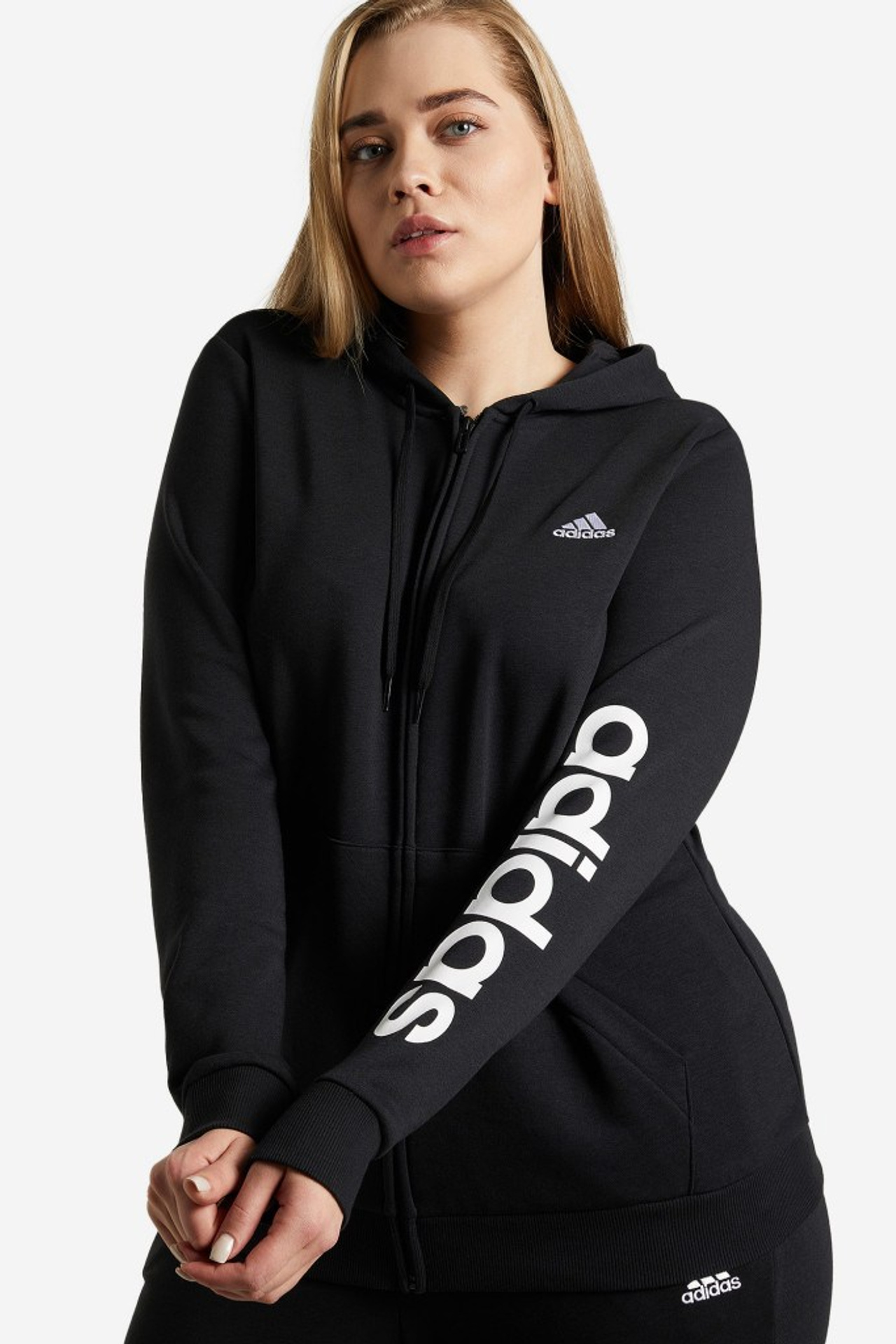 Модель plus size для предметной съемки Ольга Ж. Москва | Sale Easy