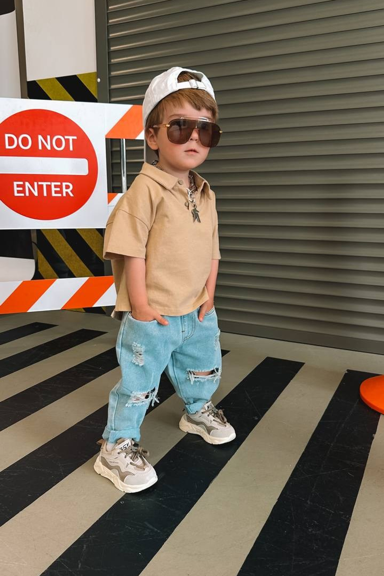 Модель для предметной съемки мальчик Радэль Казань| Sale Easy