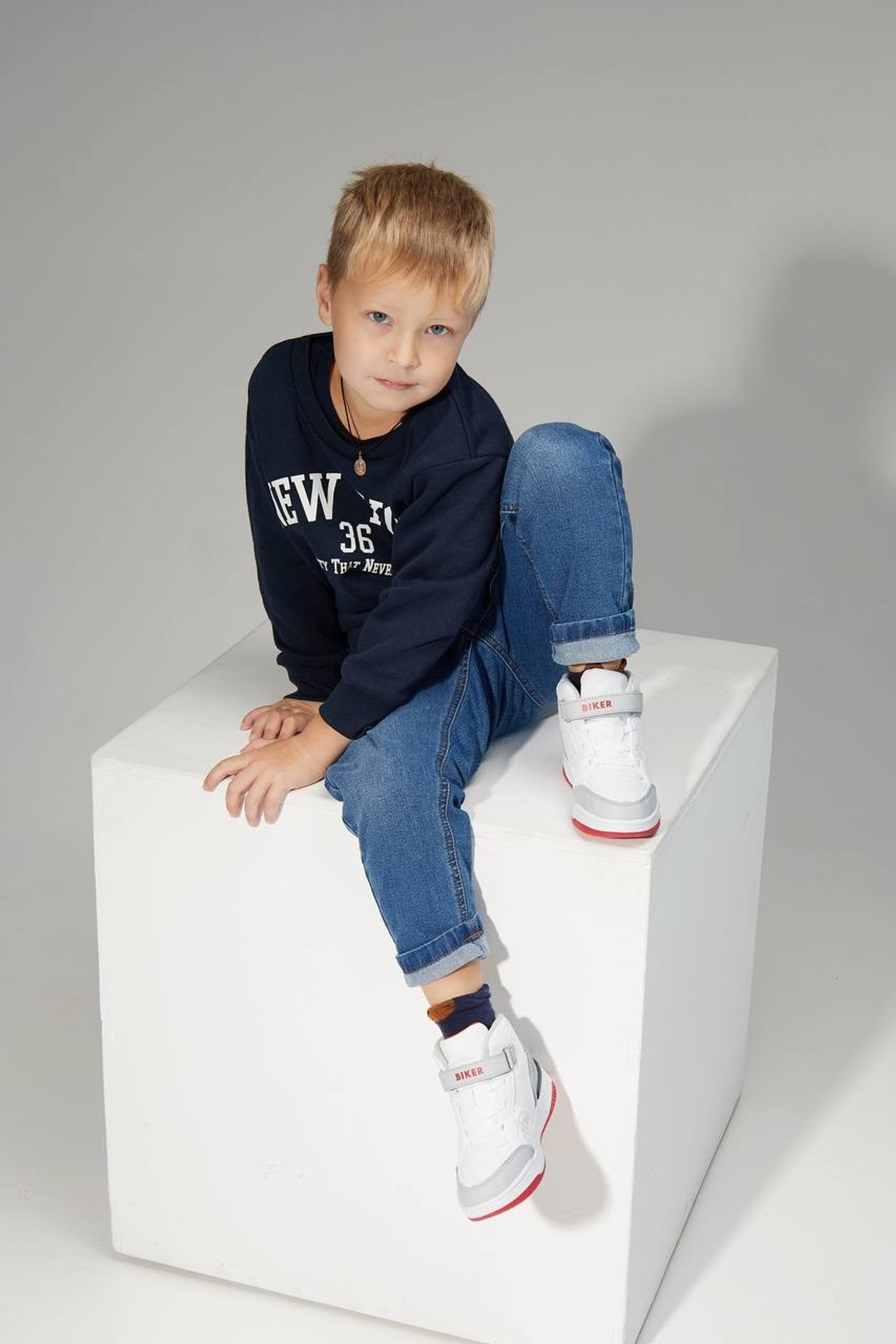 Модель мальчик для предметной съемки Иван Ж Н.Н. | Sale Easy