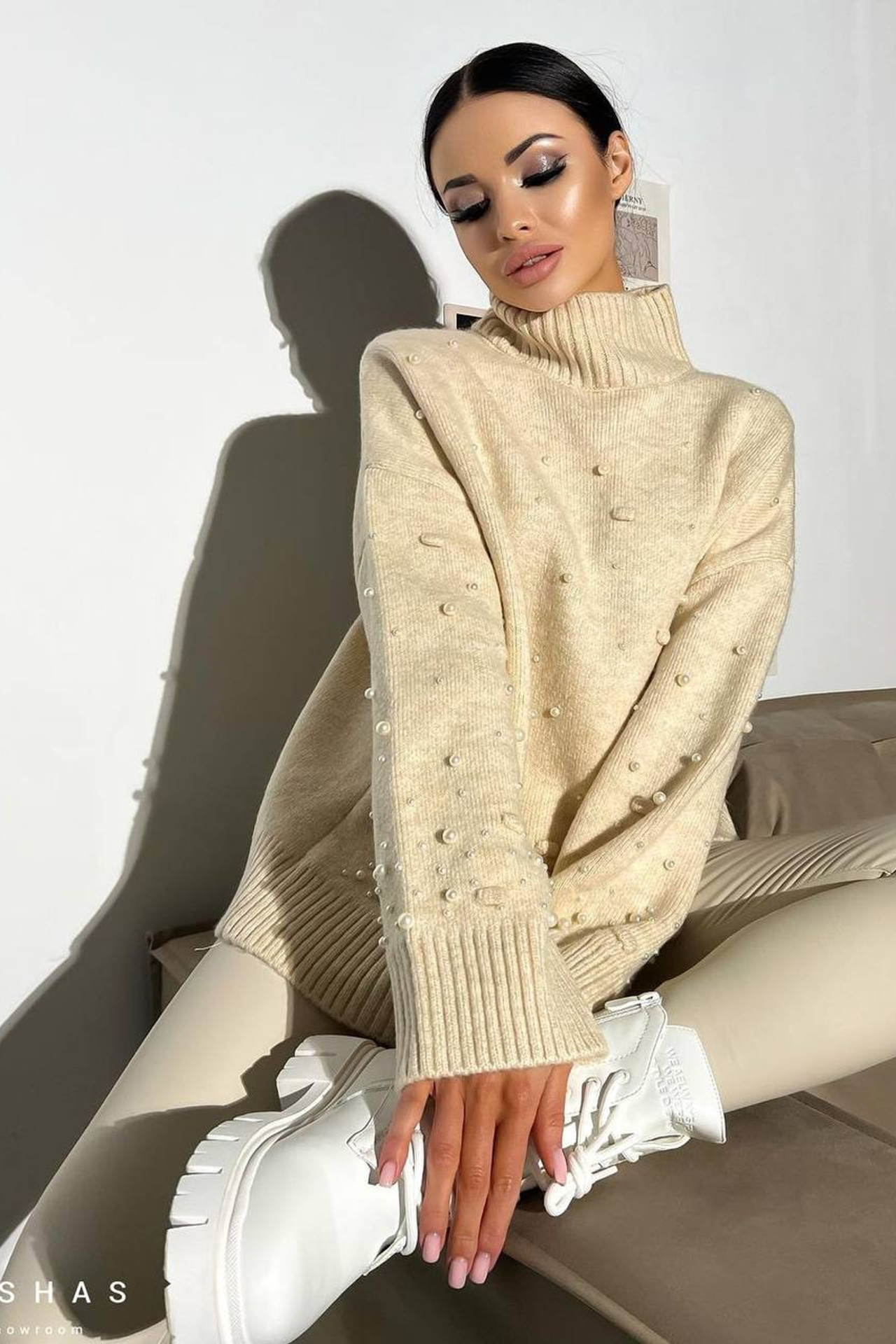 Качественная съемка свитеров оверсайз с разнообразными фактурами