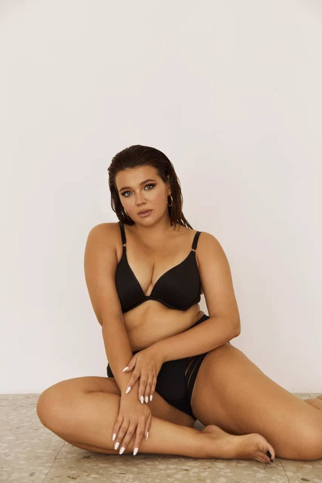 Модель plus size для предметной съемки Мария Х. Москва | Sale Easy