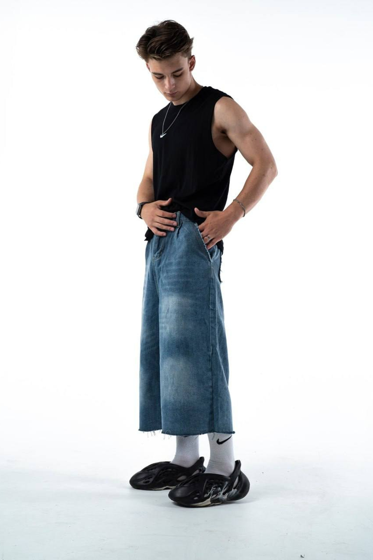 Модель для предметной съемки Александр Б Москва | Sale Easy