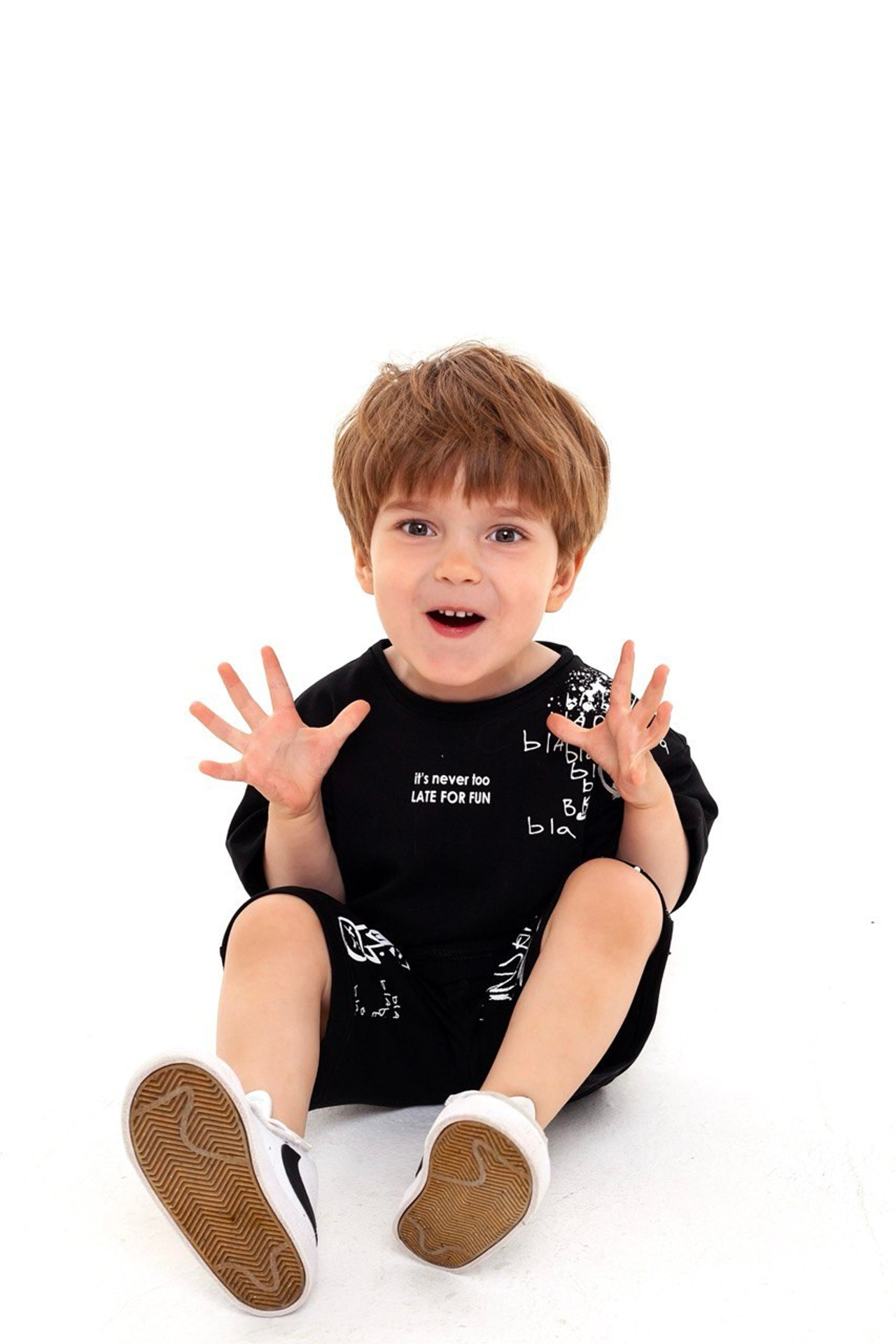 Модель для предметной съемки мальчик Радэль Казань| Sale Easy