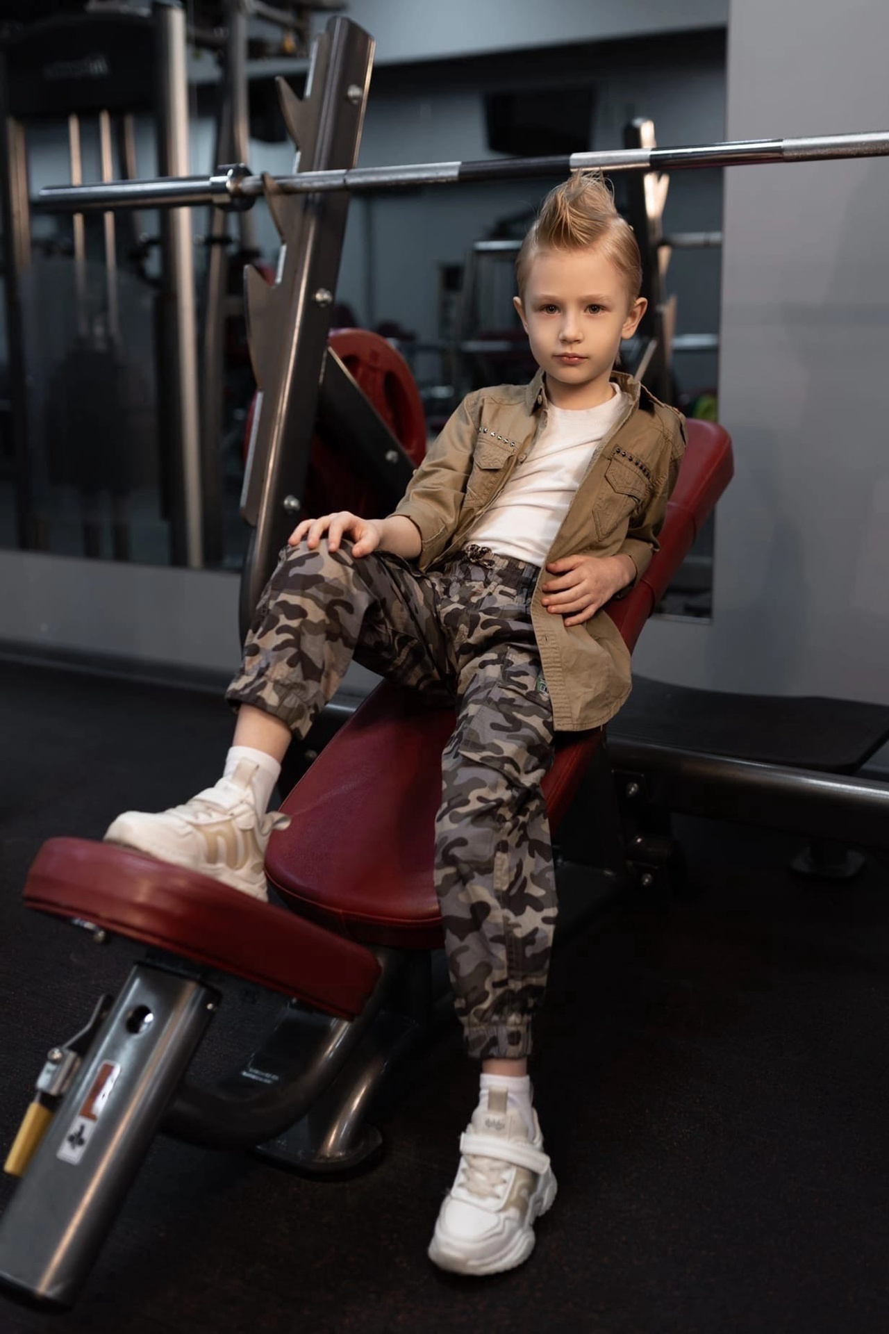 Модель мальчик для предметной съемки Александр А Красноярск| Sale Easy