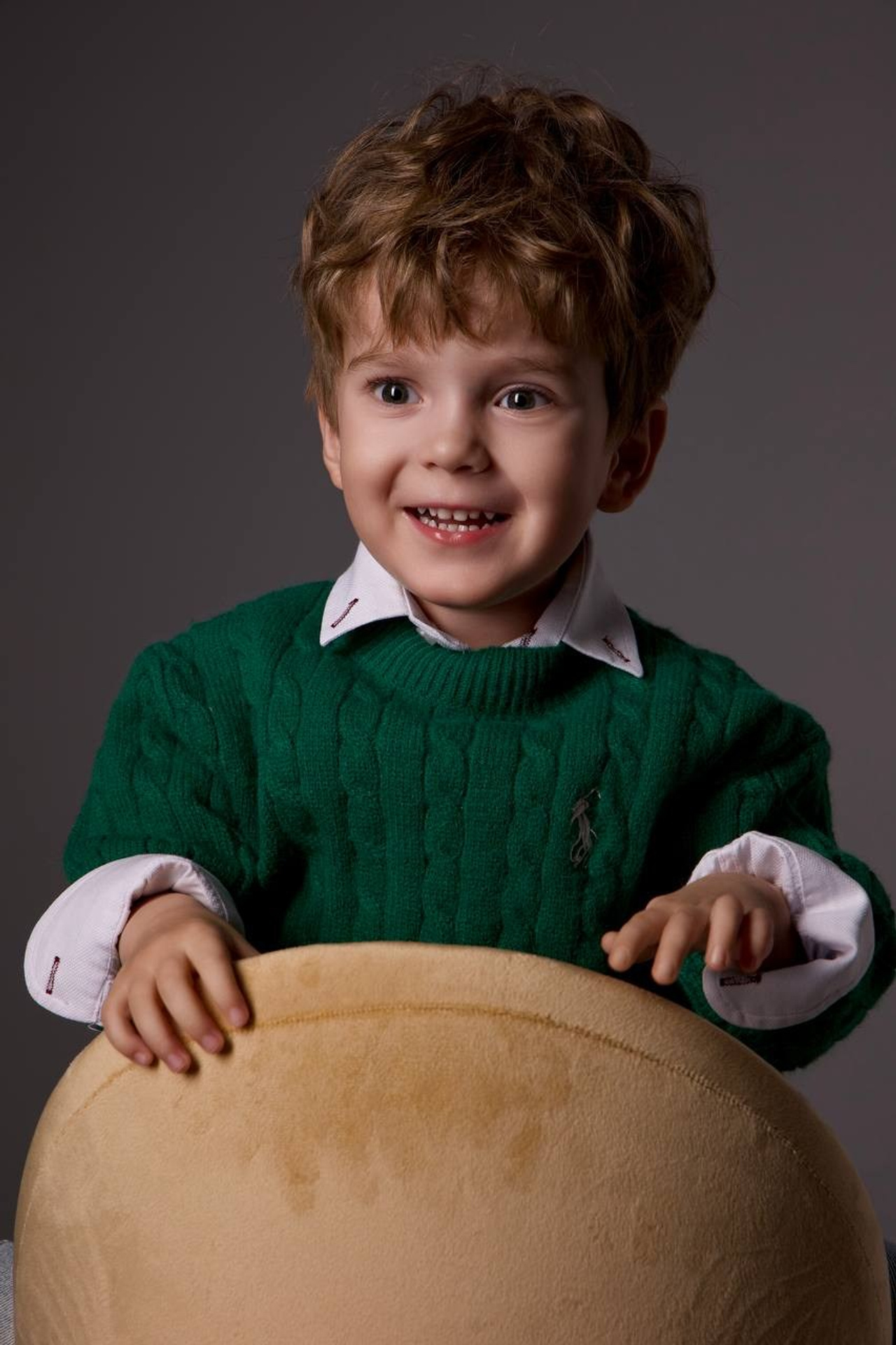 Модель для предметной съемки мальчик Радэль Казань| Sale Easy