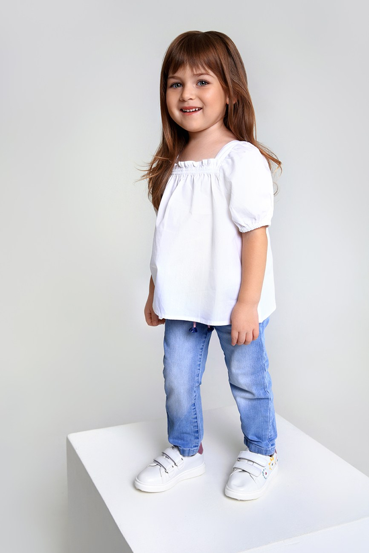 Модель девочка для предметной съемки Алиса З. С-Петербург|Sale Easy