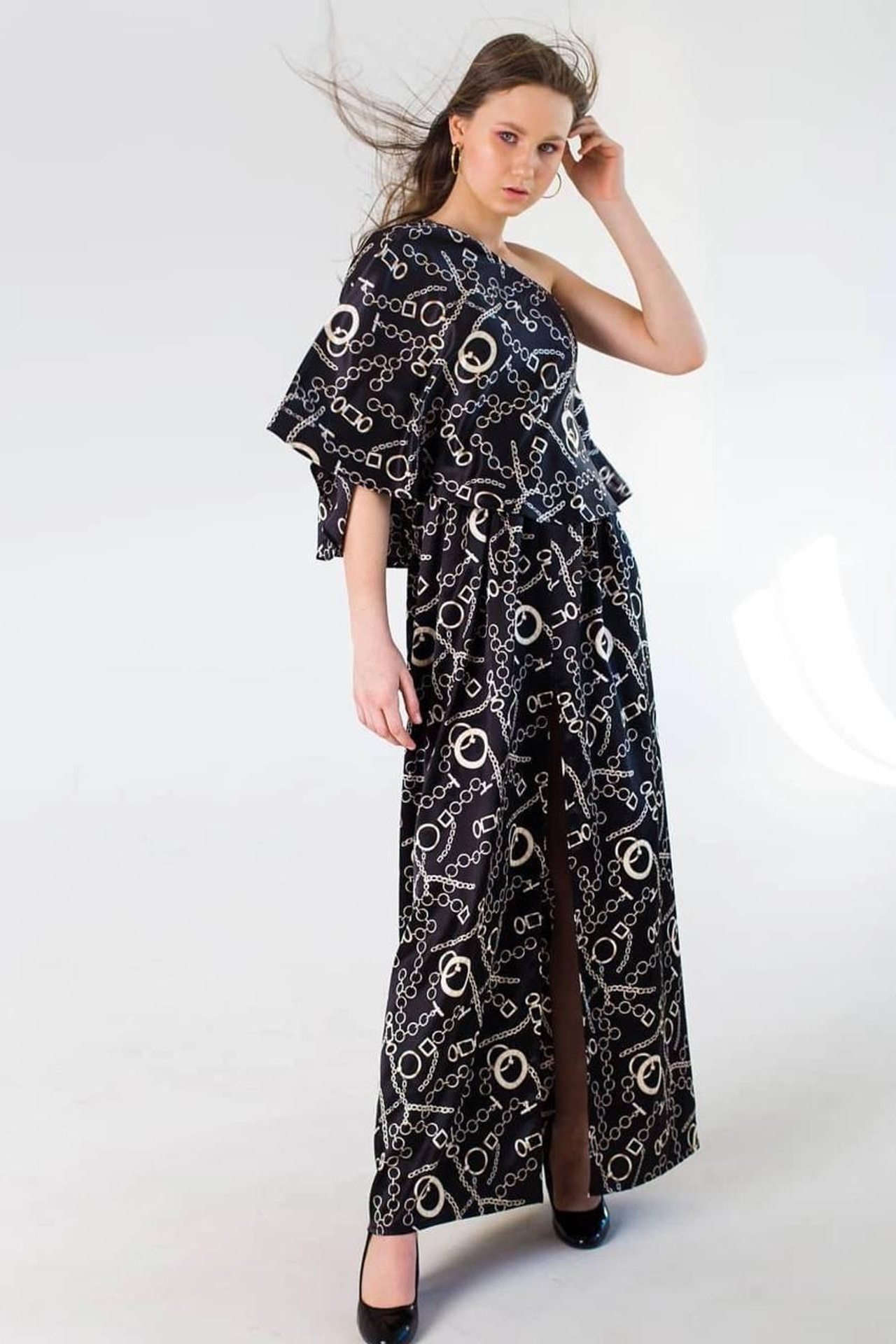 Модель для предметной съемки Диана Казань| Sale Easy