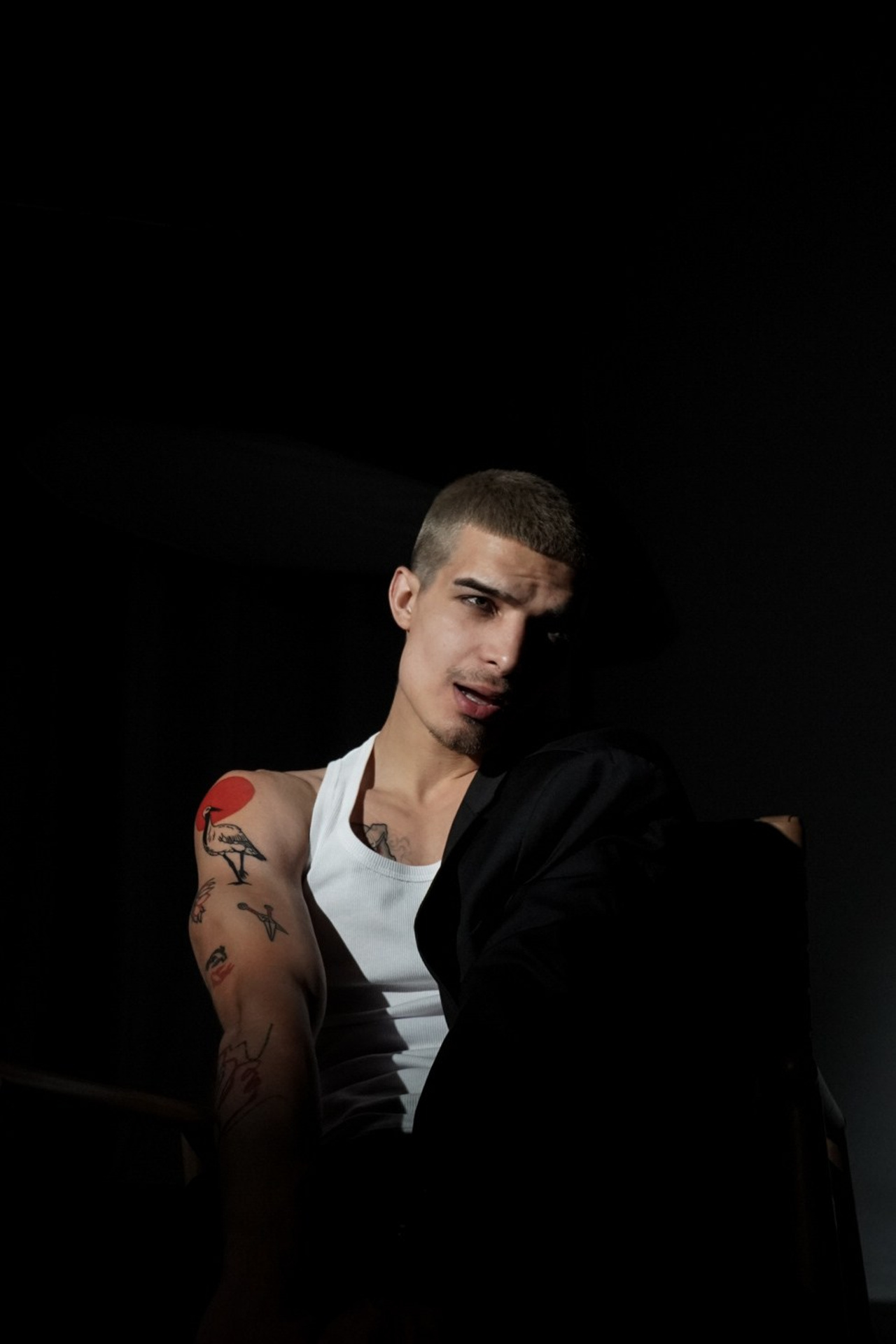 Модель для предметной съемки Александр Н Казань| Sale Easy