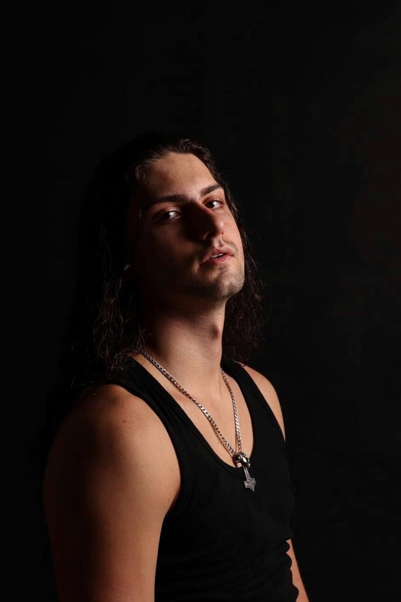 Модель для предметной съемки Николай Москва | Sale Easy