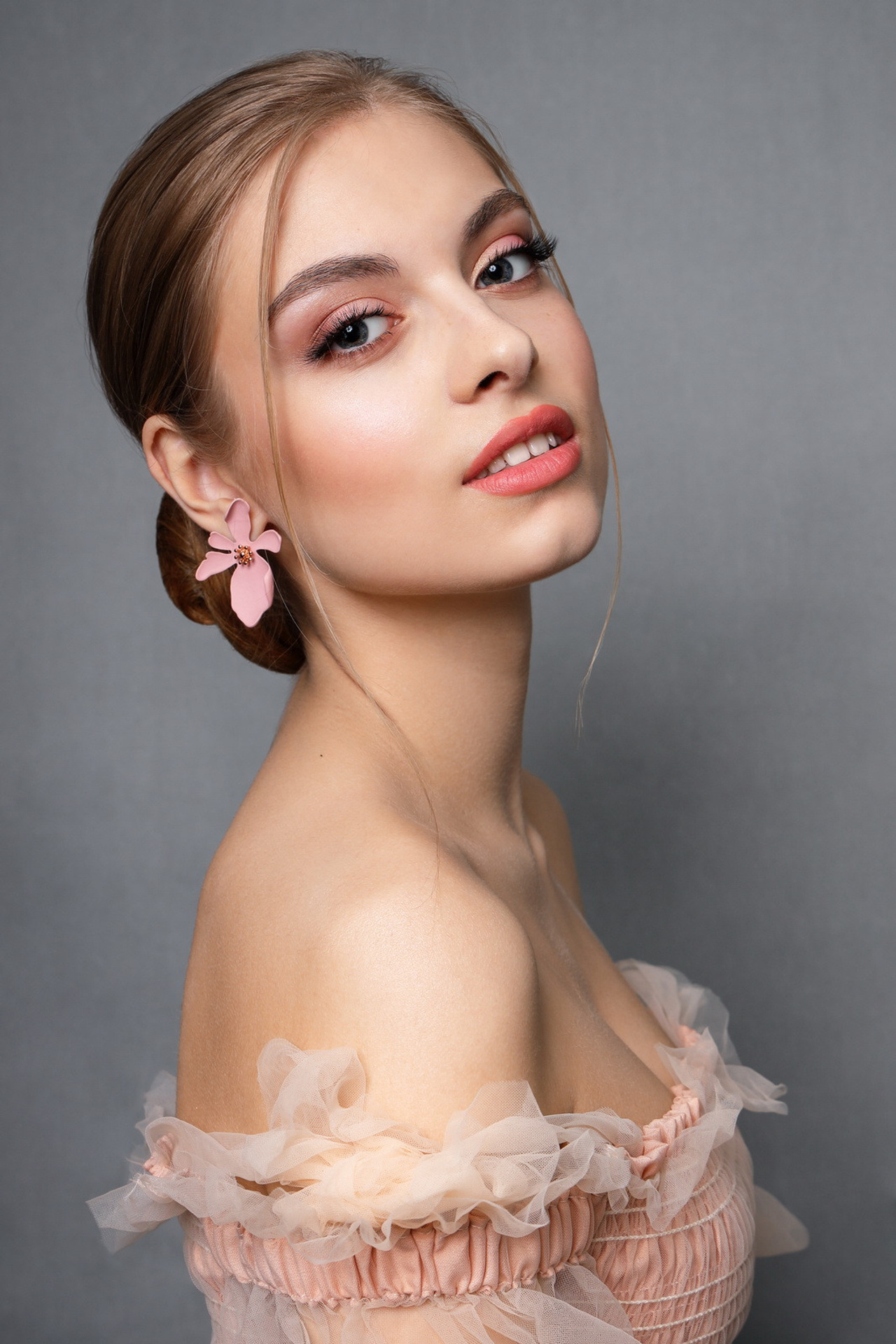 Модель для предметной съемки Вероника Б С-Петербург | Sale Easy