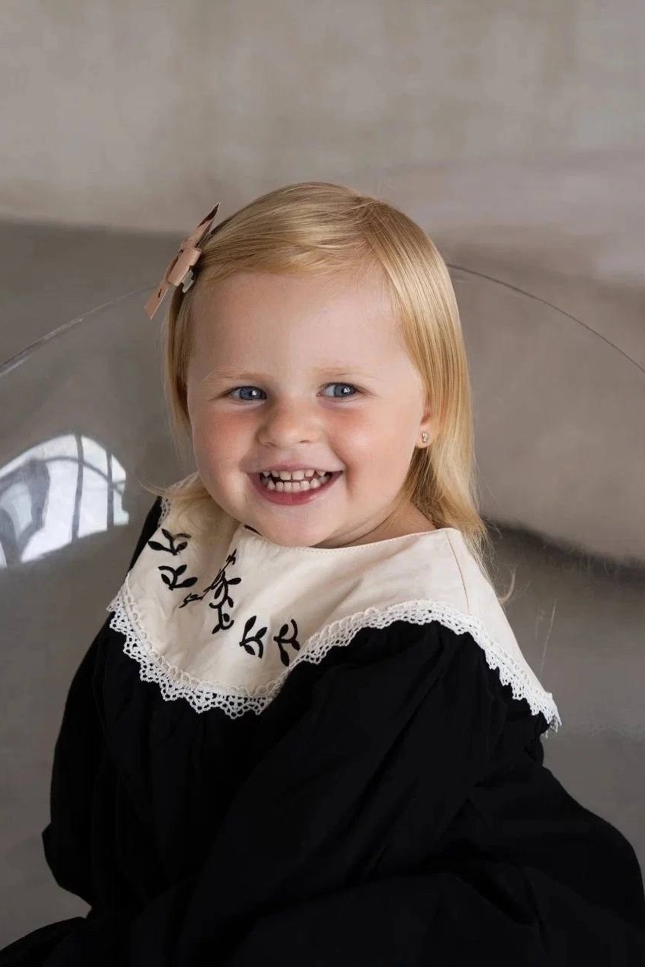 Модель девочка для предметной съемки Алиса И.С-Петербург|Sale Easy