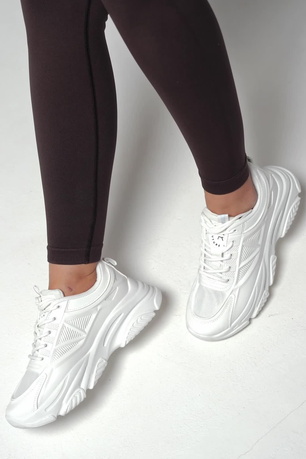 Портфолио видеосъемка одежды для маркетплейсов | Sale Easy