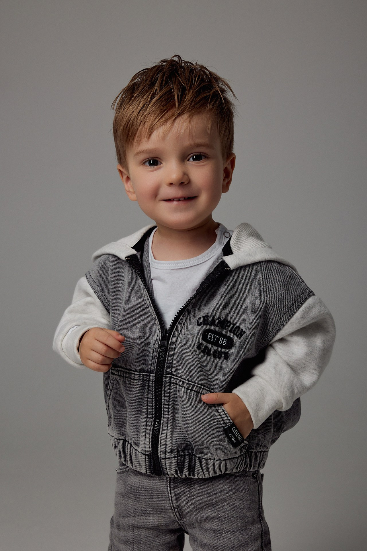 Модель для предметной съемки мальчик Радэль Казань| Sale Easy