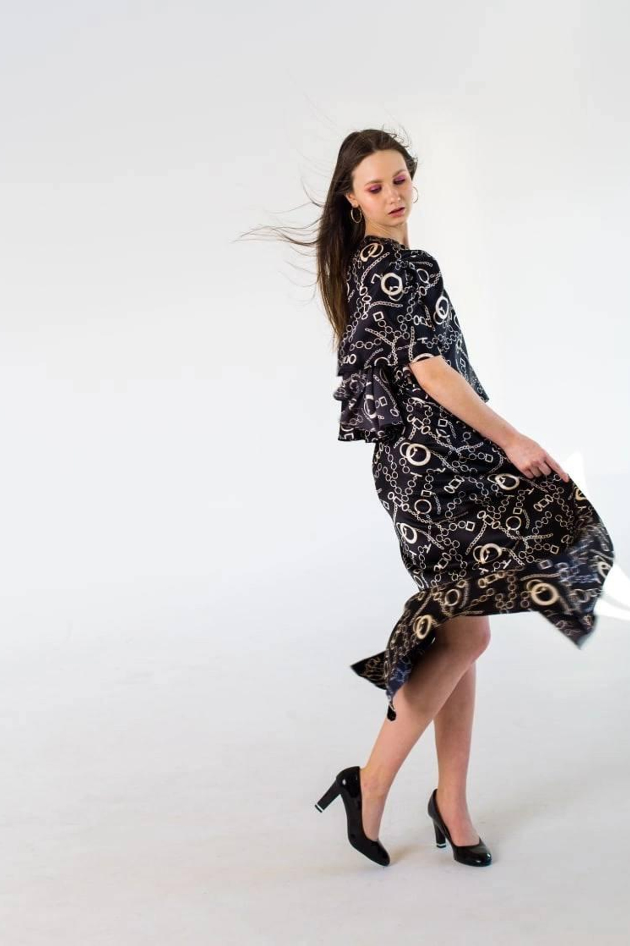 Модель для предметной съемки Диана Казань| Sale Easy