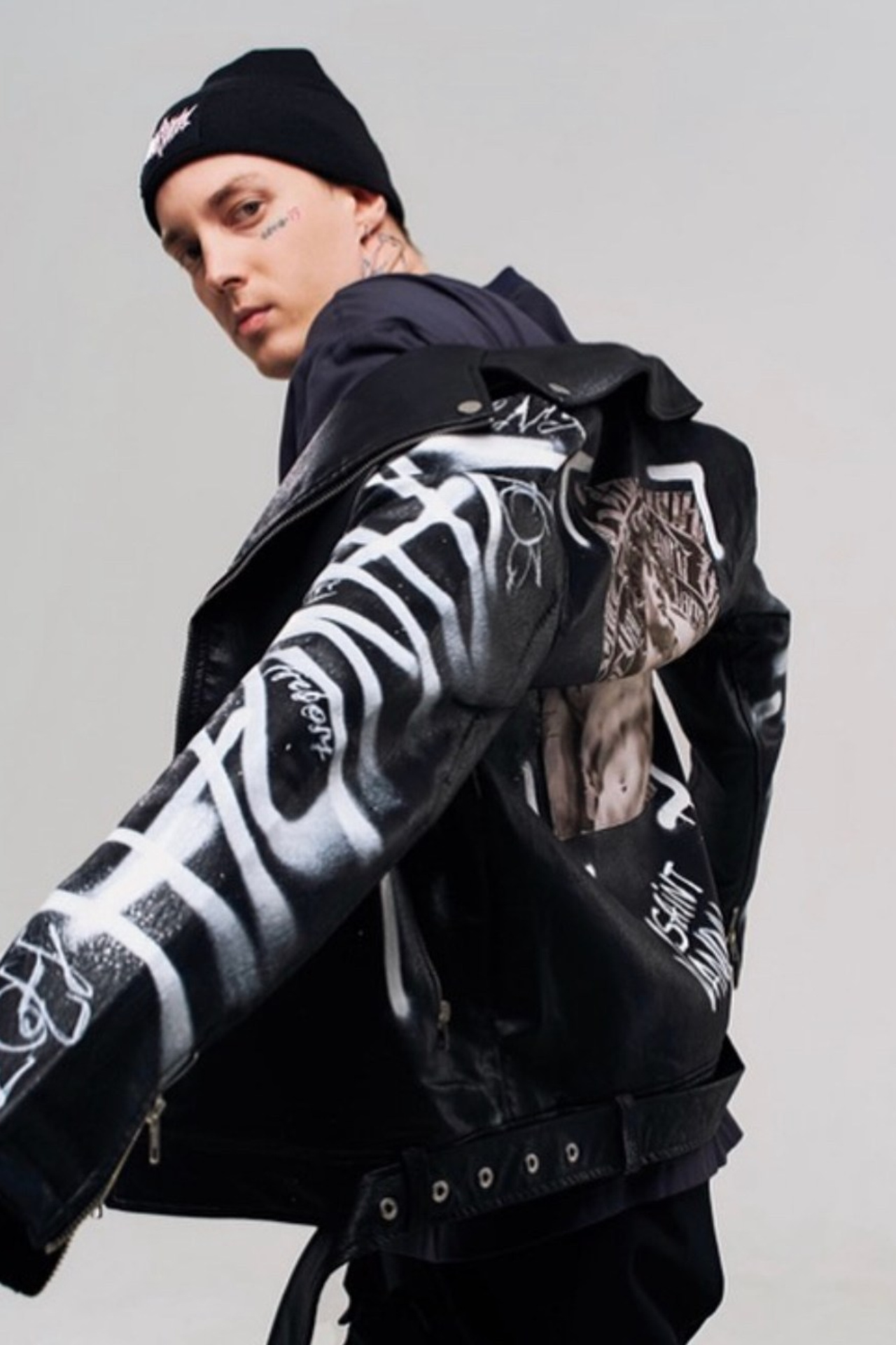 Модель для предметной съемки москвич Дмитрий | Sale Easy