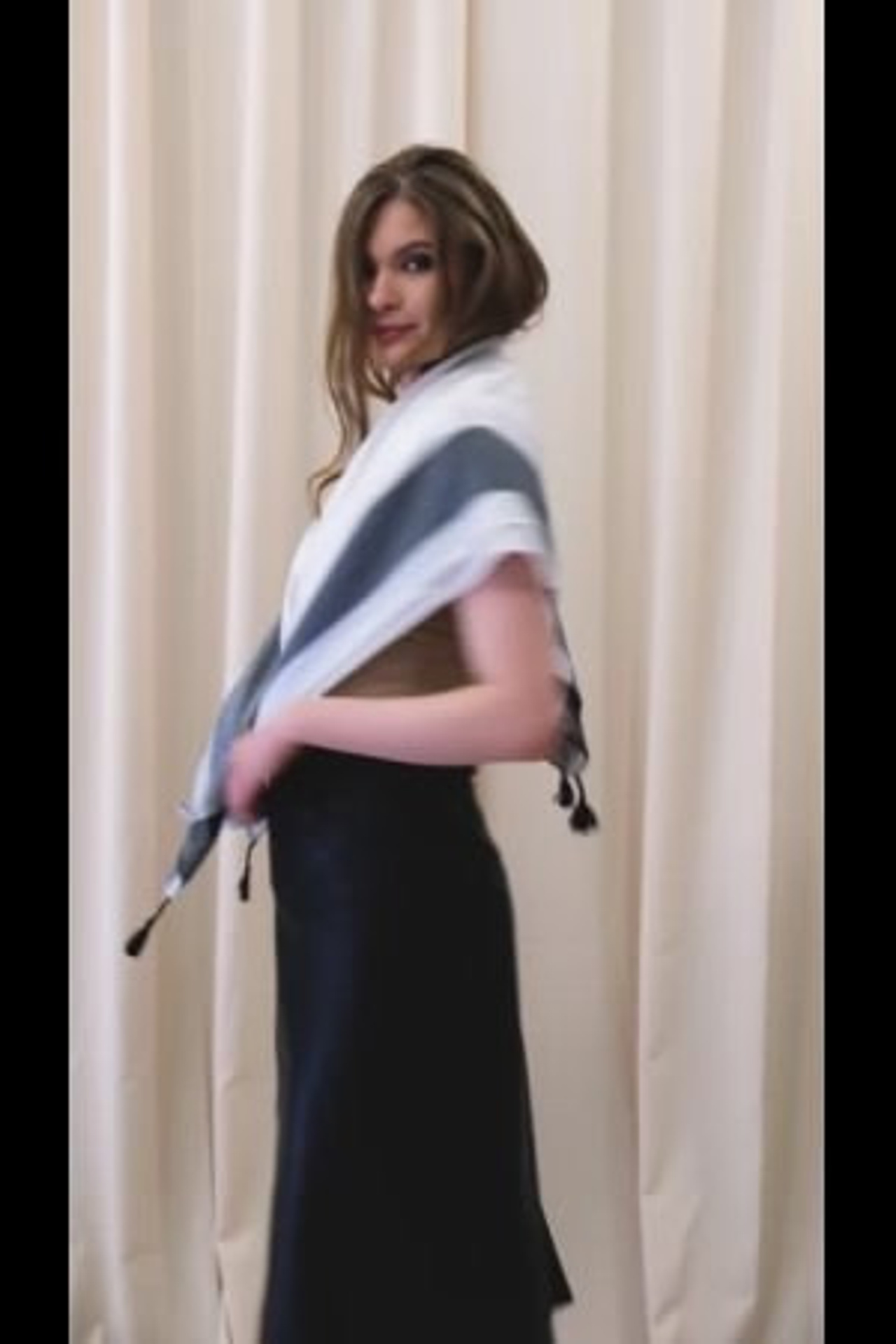 Портфолио видеосъемка одежды для маркетплейсов | Sale Easy