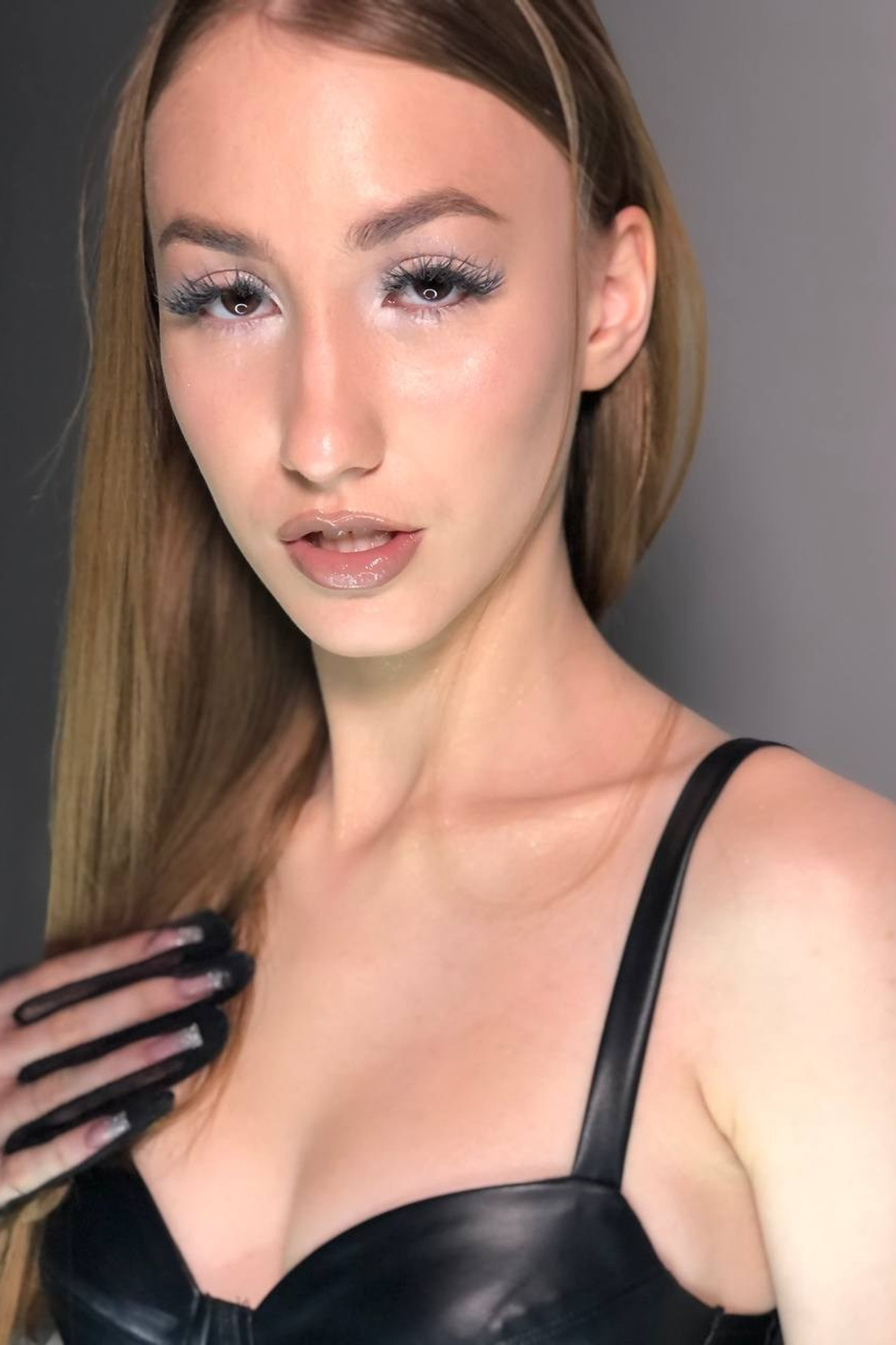 Модель для предметной съемки София И. Казань| Sale Easy