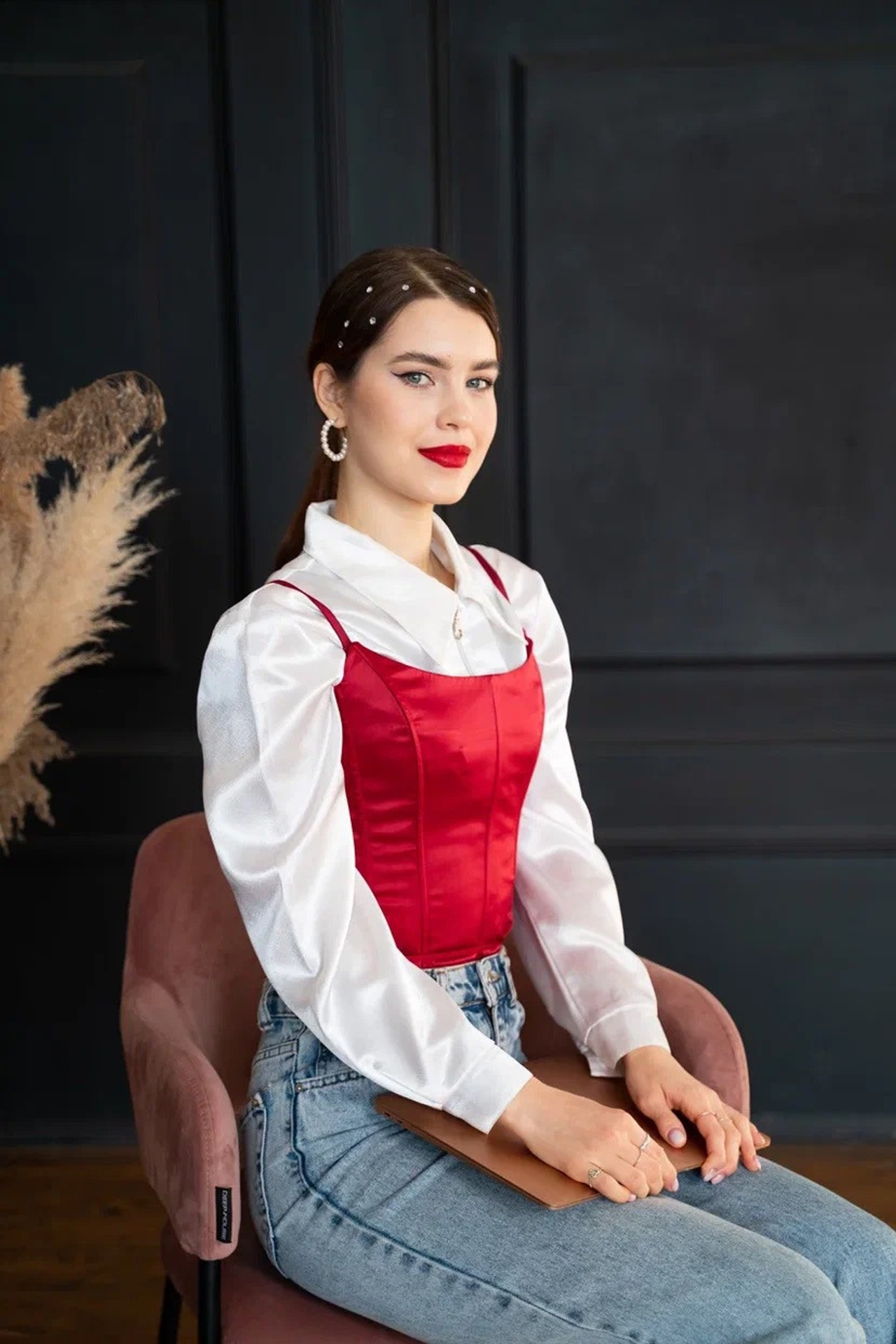 Модель для предметной съемки Юлия Е Казань| Sale Easy