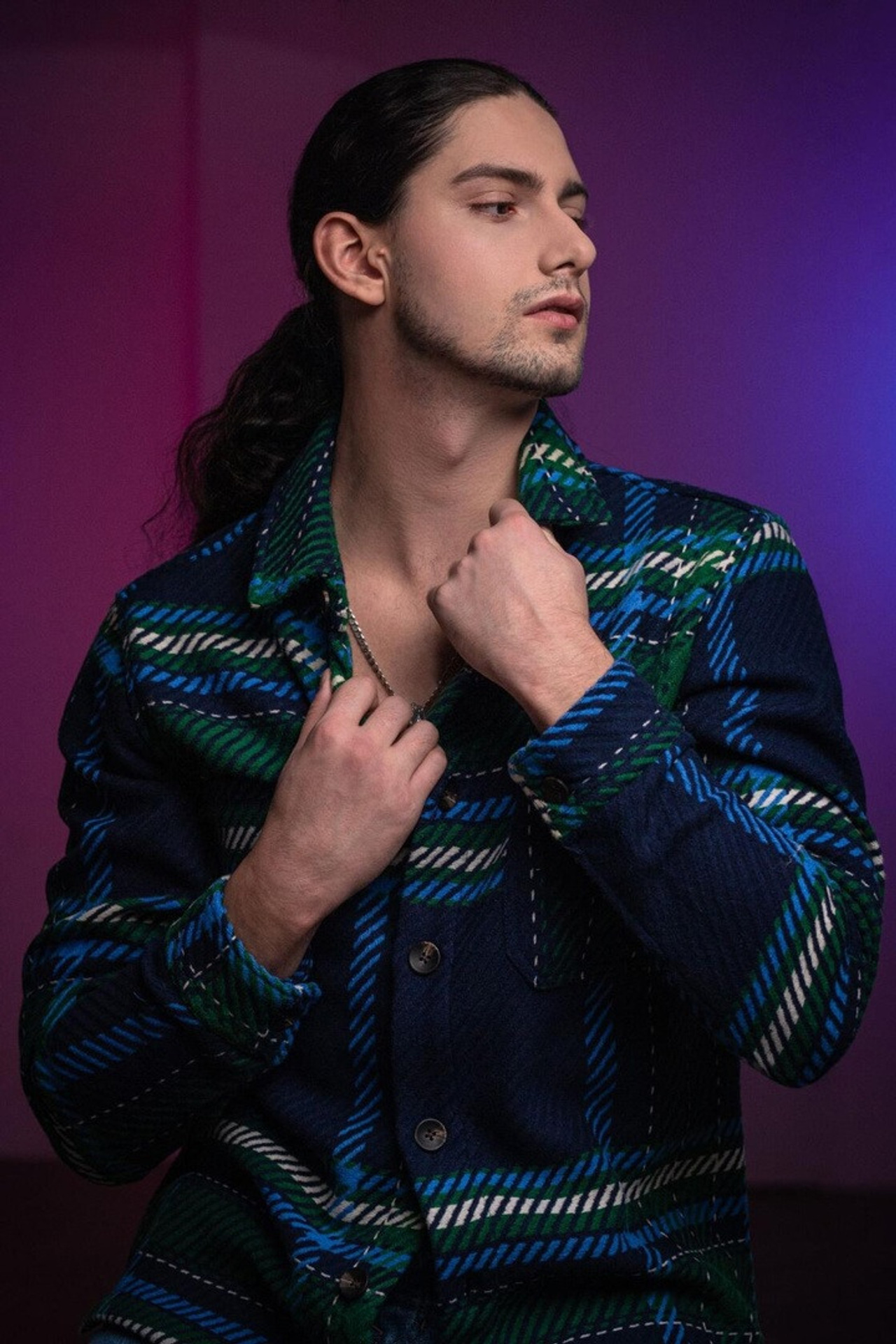 Модель для предметной съемки Николай Москва | Sale Easy