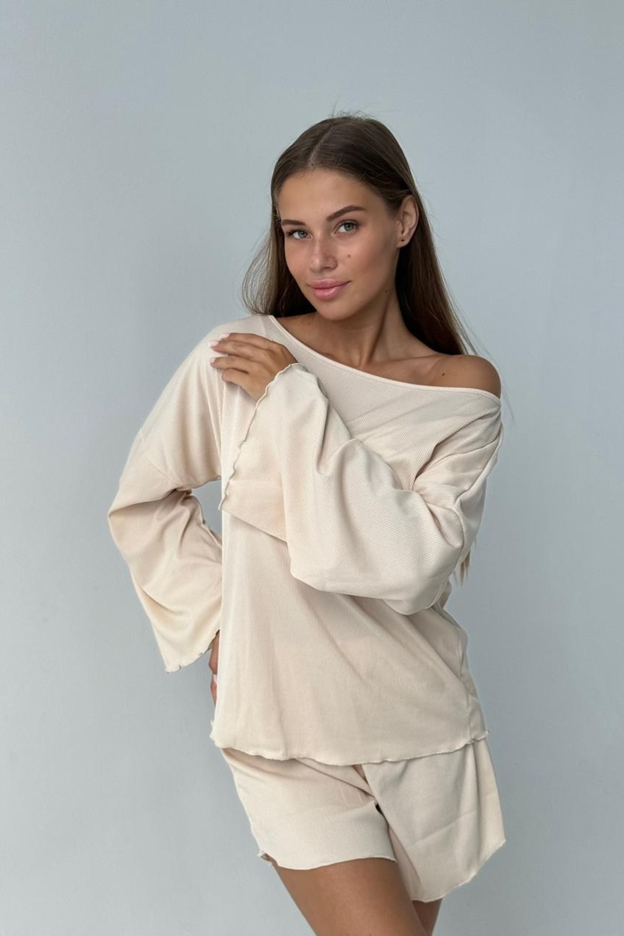 Модель для съемки фото для маркетплейса Эльмира Москва | Sale Easy