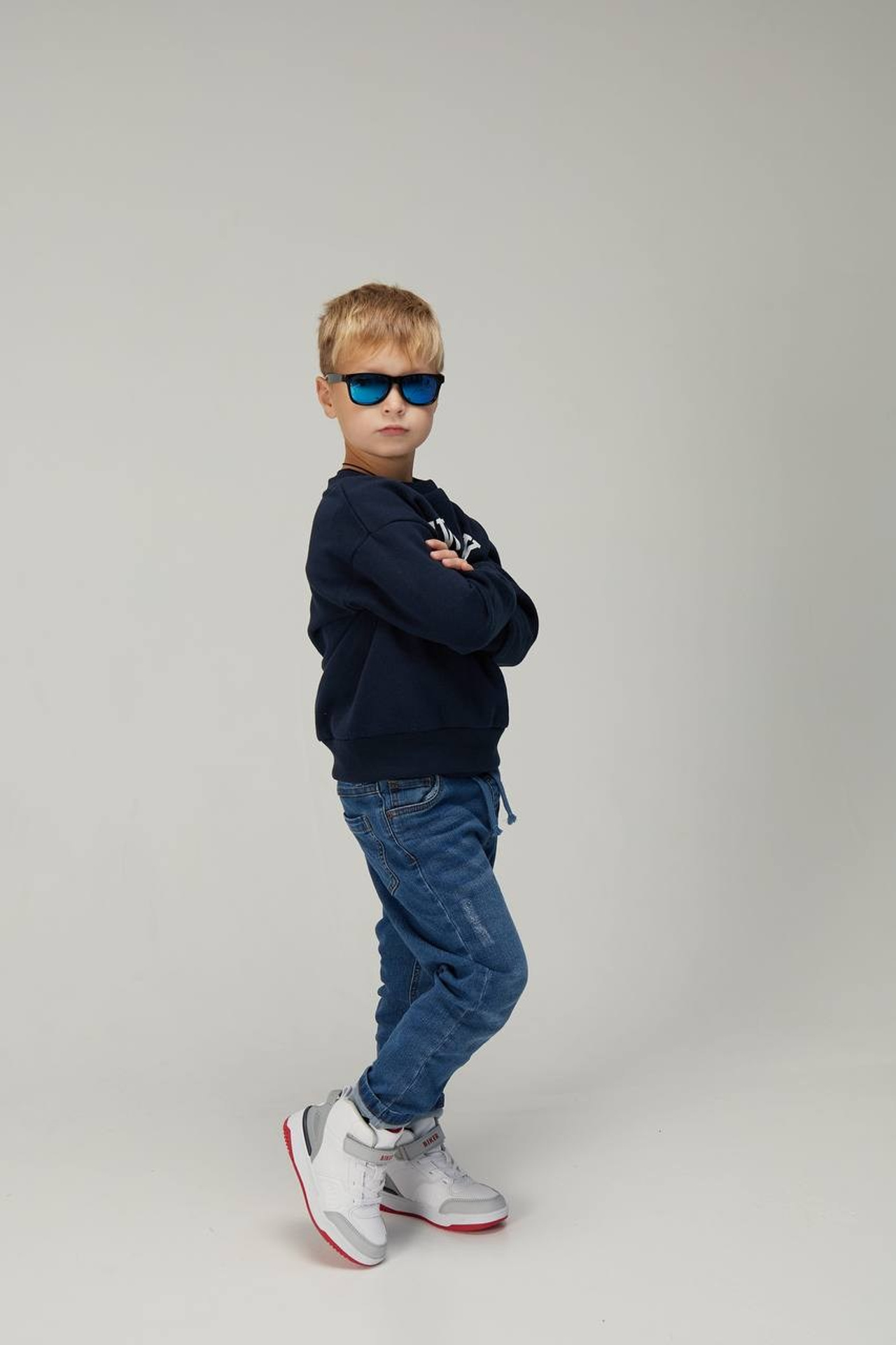 Модель мальчик для предметной съемки Иван Ж Н.Н. | Sale Easy