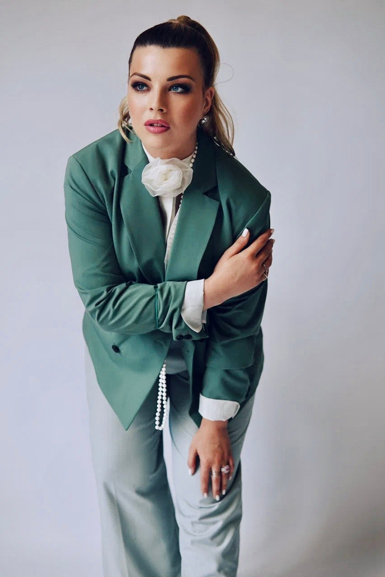 Модель plus size для предметной съемки Людмила А. Москва | Sale Easy