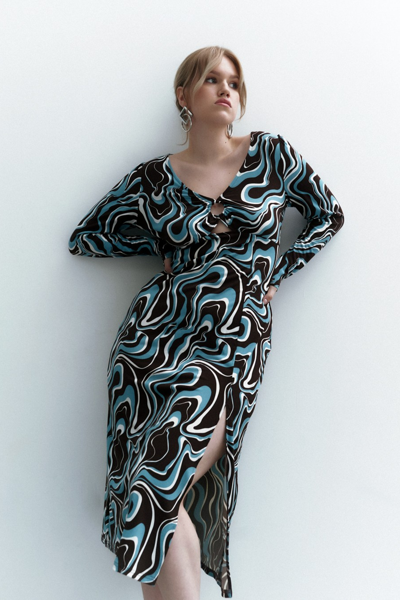 Модель plus size для предметной съемки Василиса Б. Москва | Sale Easy