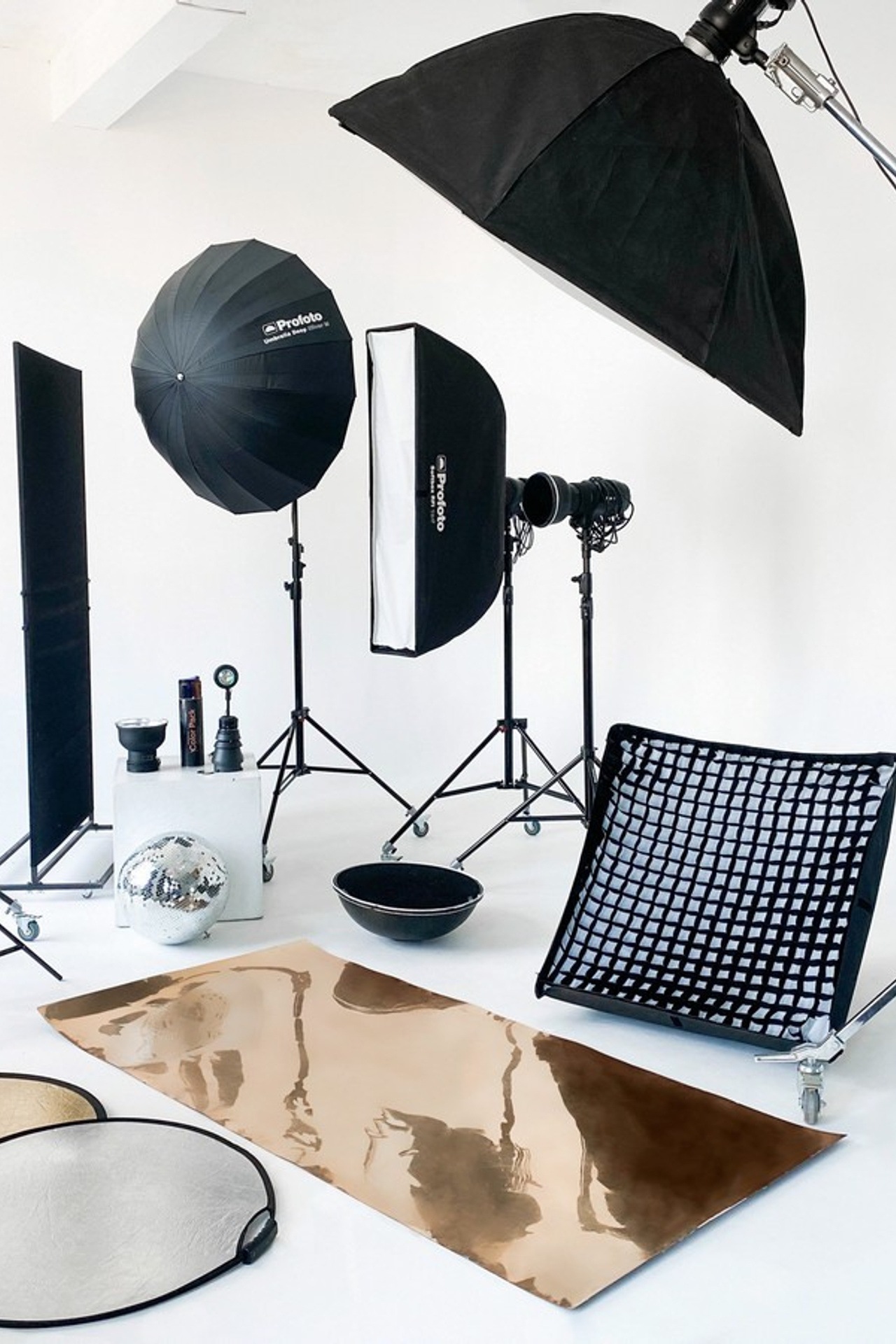 Студия DAILY STUDIO—зал Циклорама А для предм. съемки С.-Пб|Sale Easy