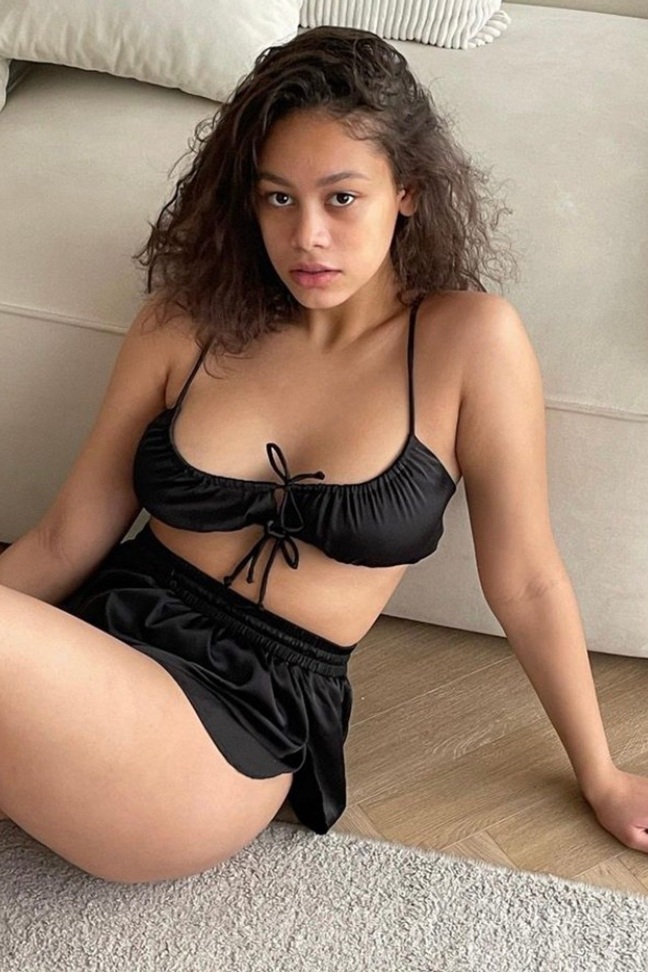 Модель plus size для предметной съемки Полина О. Москва | Sale Easy