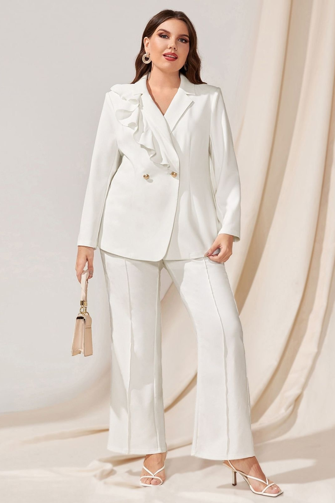 Референс для повседневного лука plus-size с кардиганом