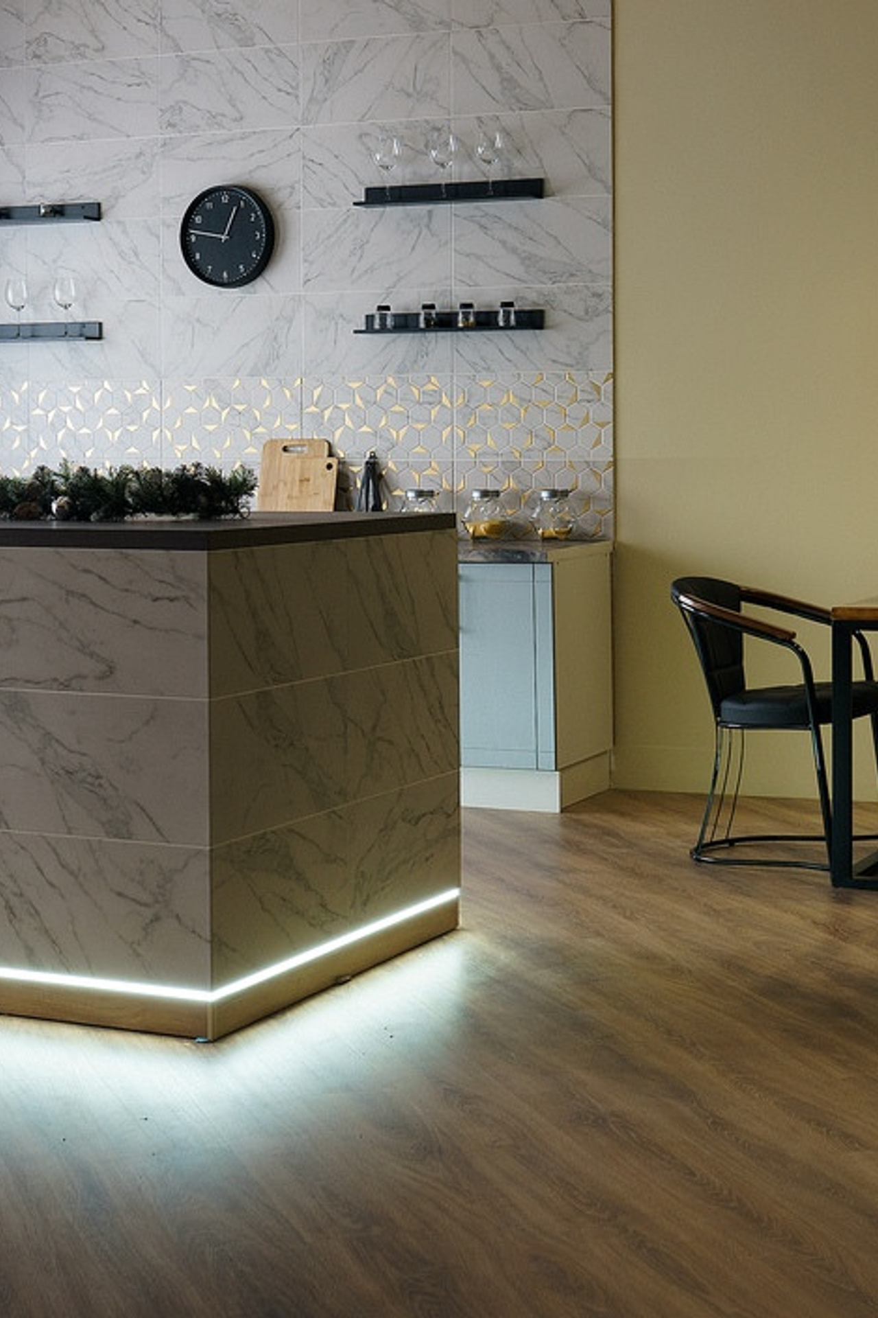 Студия Фокус Большой зал для предметной съемки Казань|Sale Easy