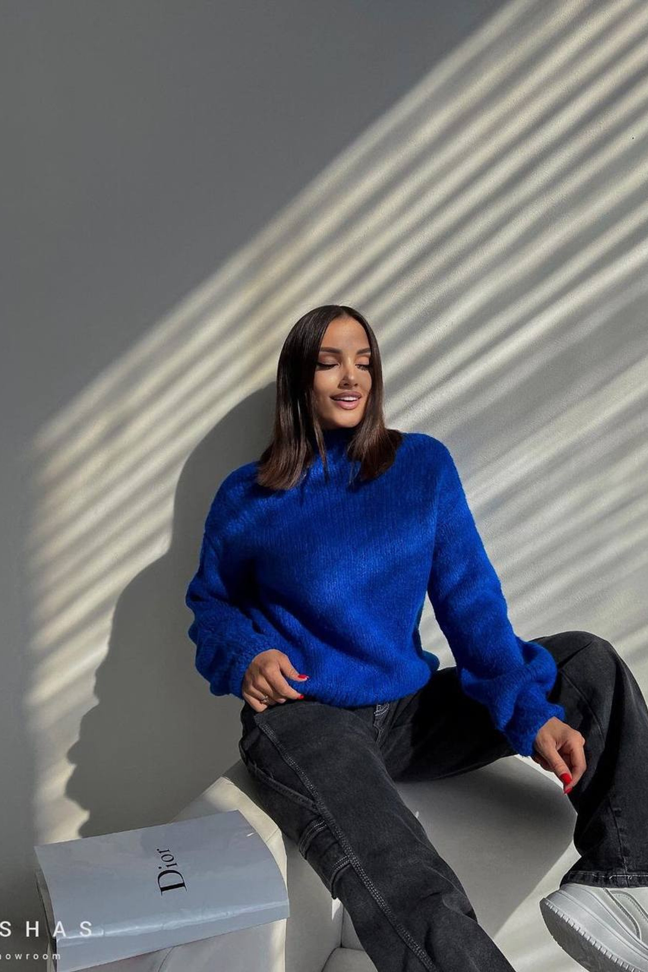 Съемка свитеров оверсайз для молодежных коллекций