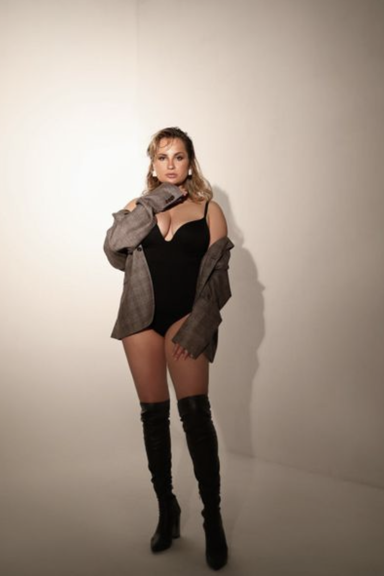 Модель plus size для предметной съемки Татьяна Москва | Sale Easy