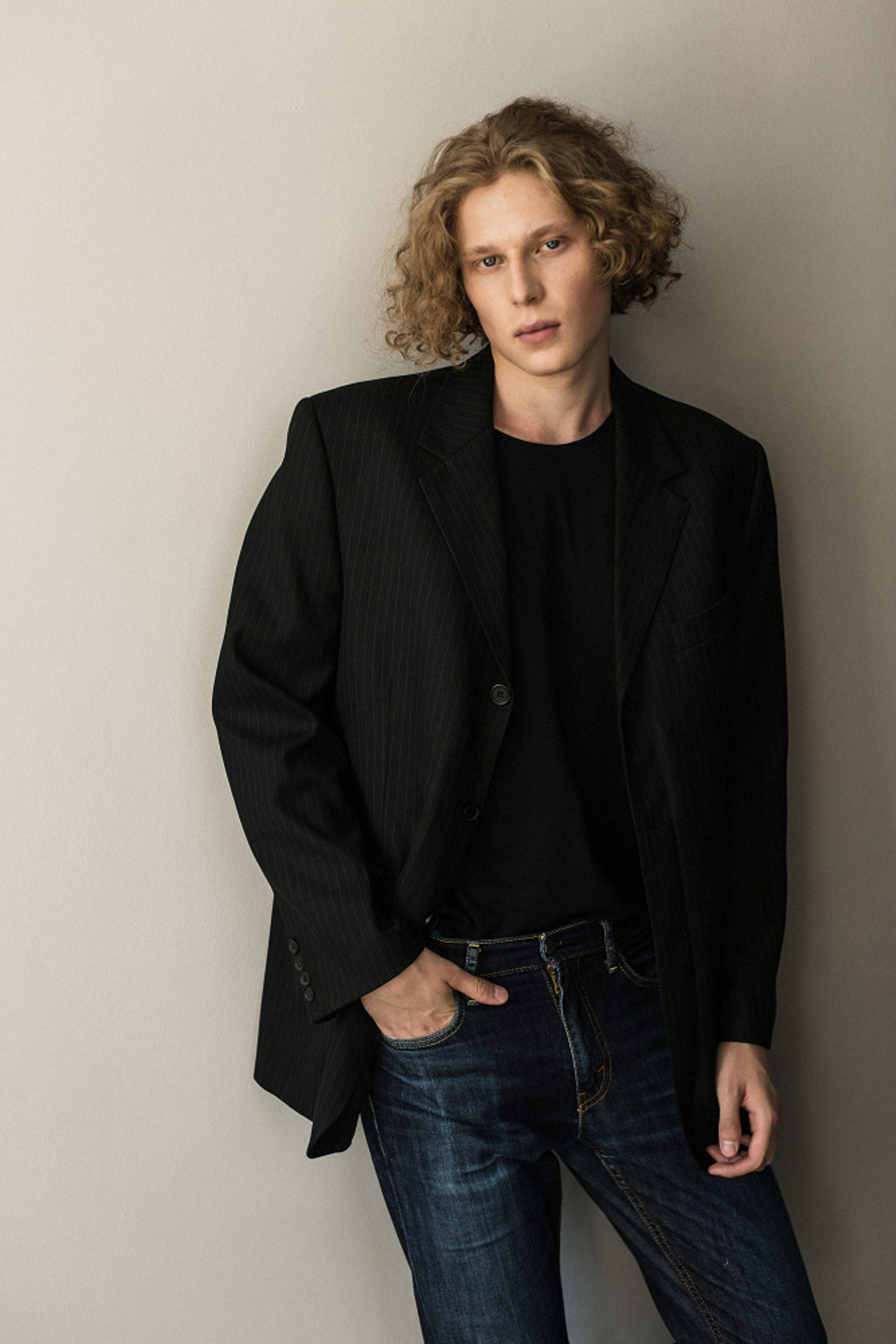 Модель для предметной съемки Арсений Москва | Sale Easy