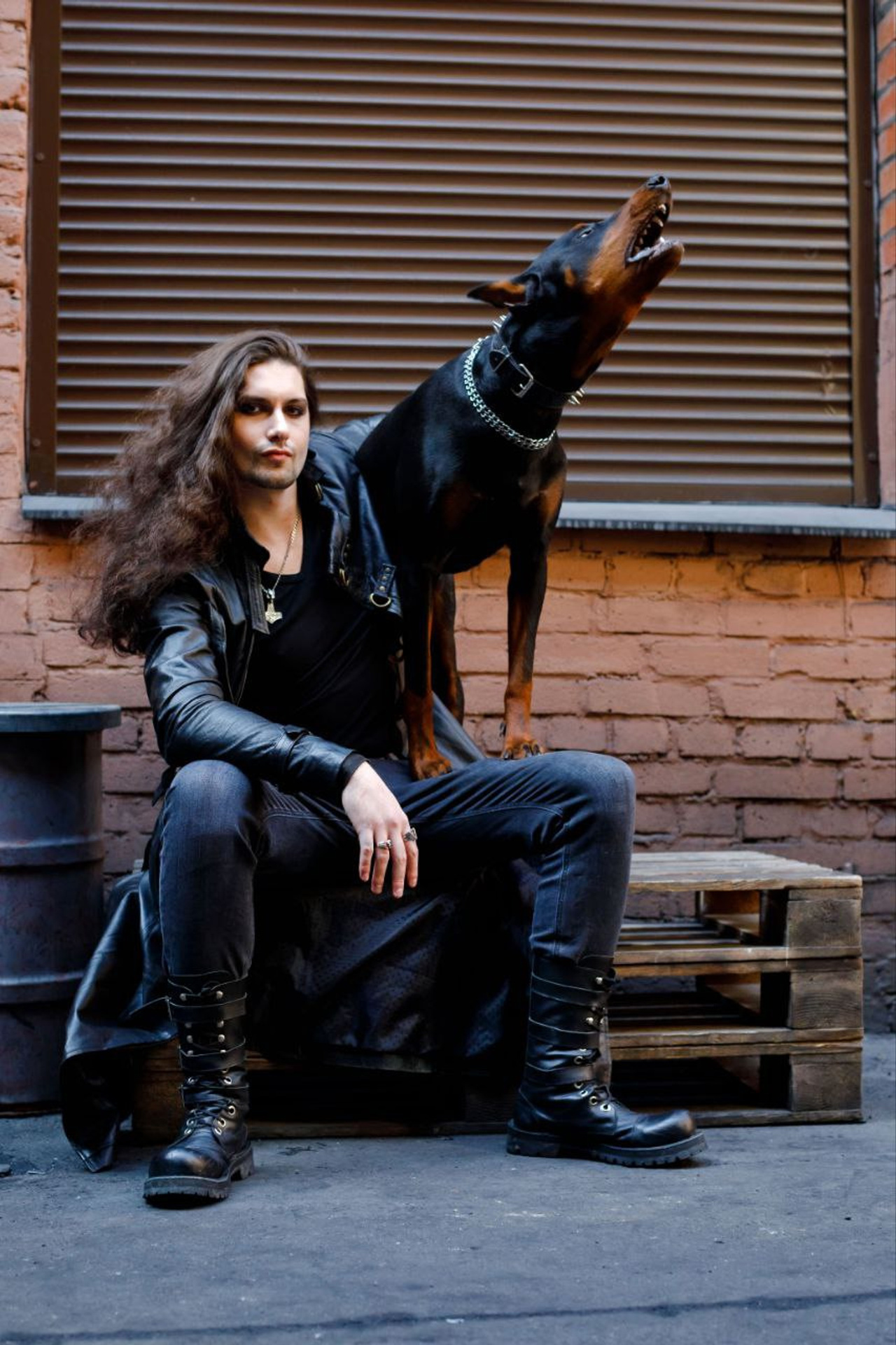 Модель для предметной съемки Николай Москва | Sale Easy