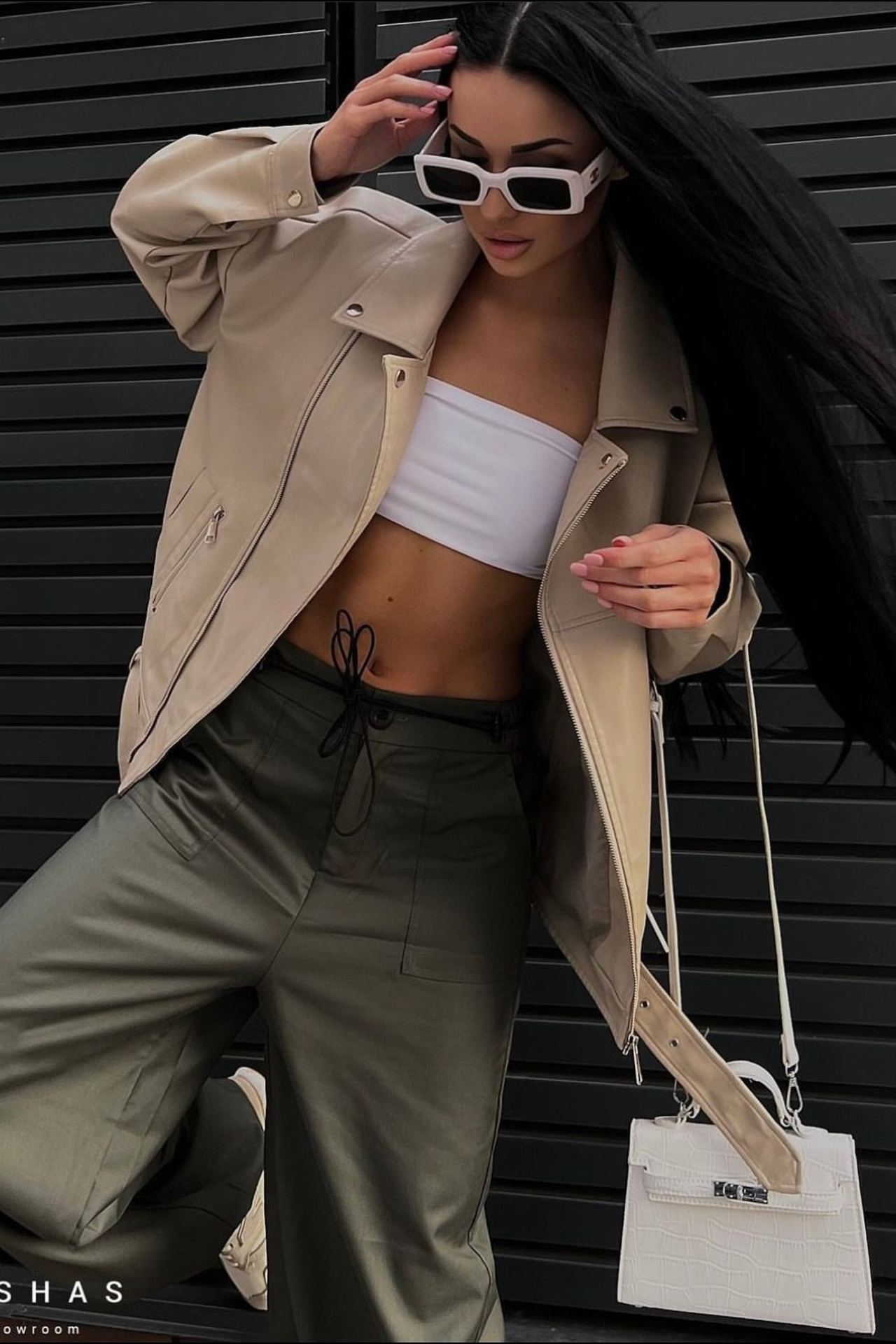 Модель для предметной съемки Яна Н.Н.| Sale Easy