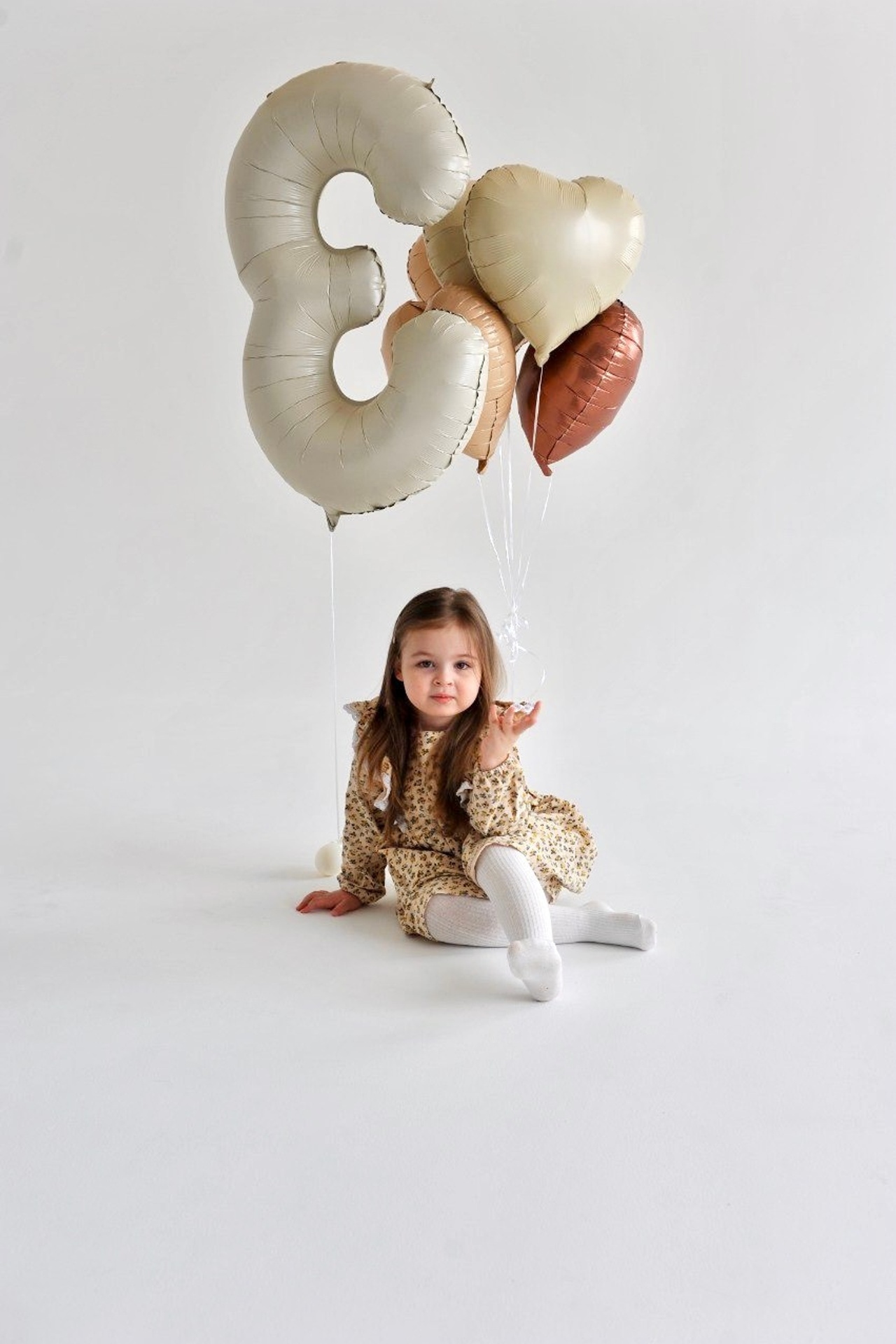 Модель девочка для предметной съемки Самира Казань| Sale Easy